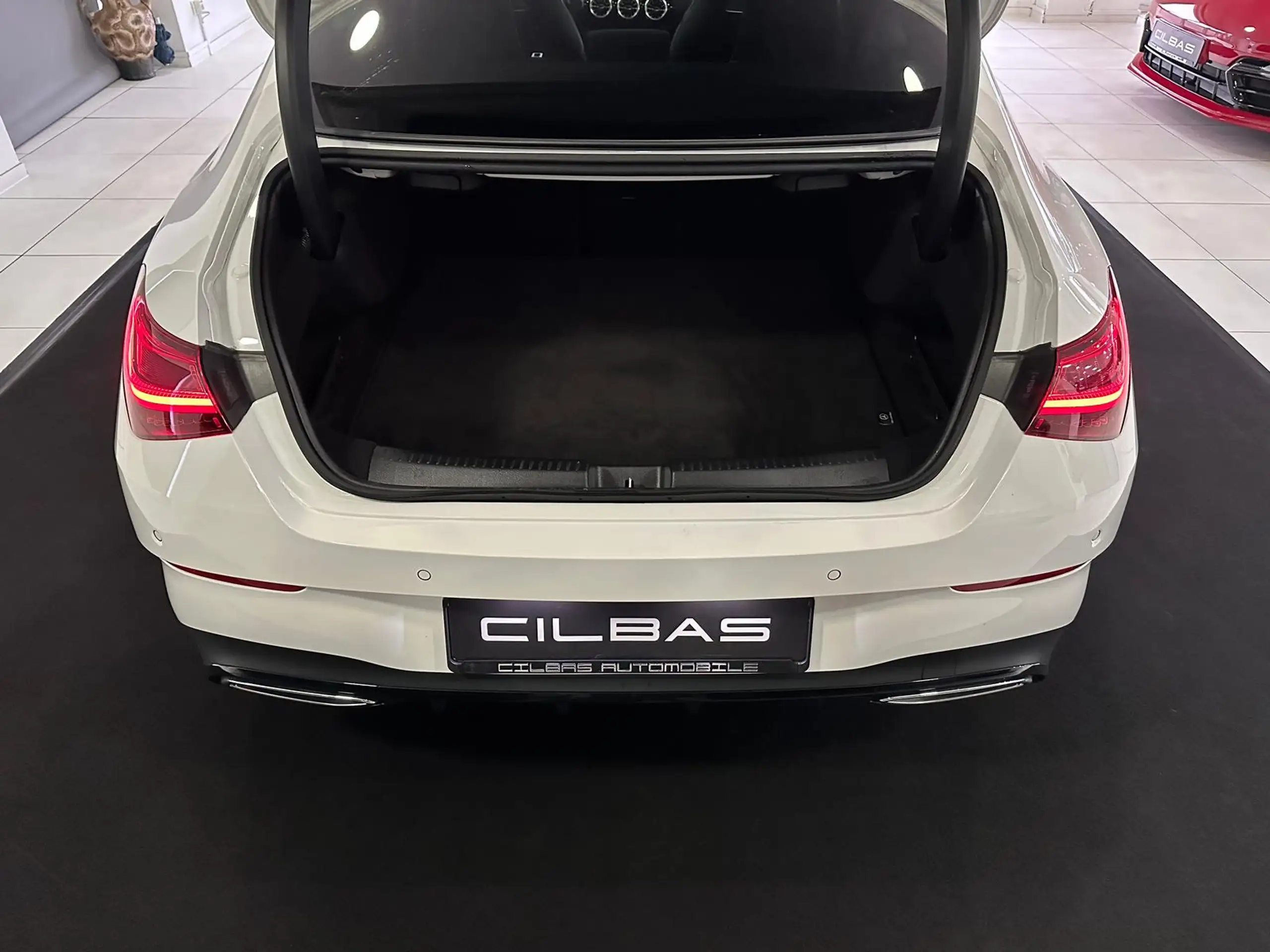 Mercedes-Benz - CLA 200