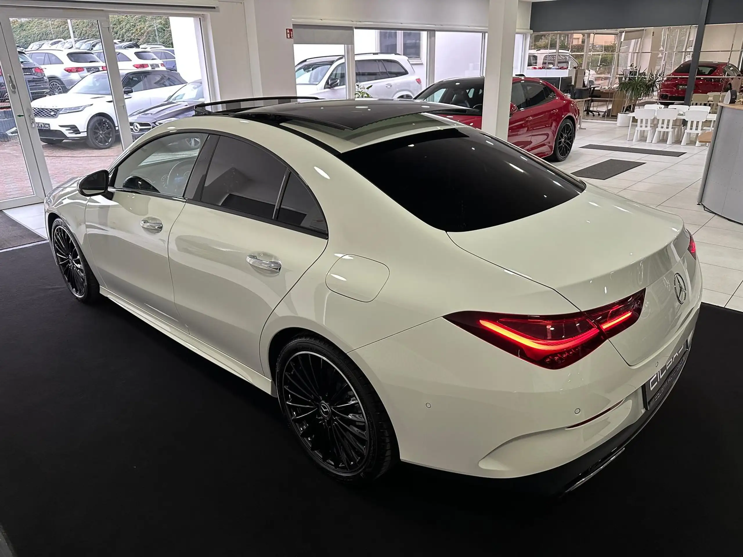 Mercedes-Benz - CLA 200