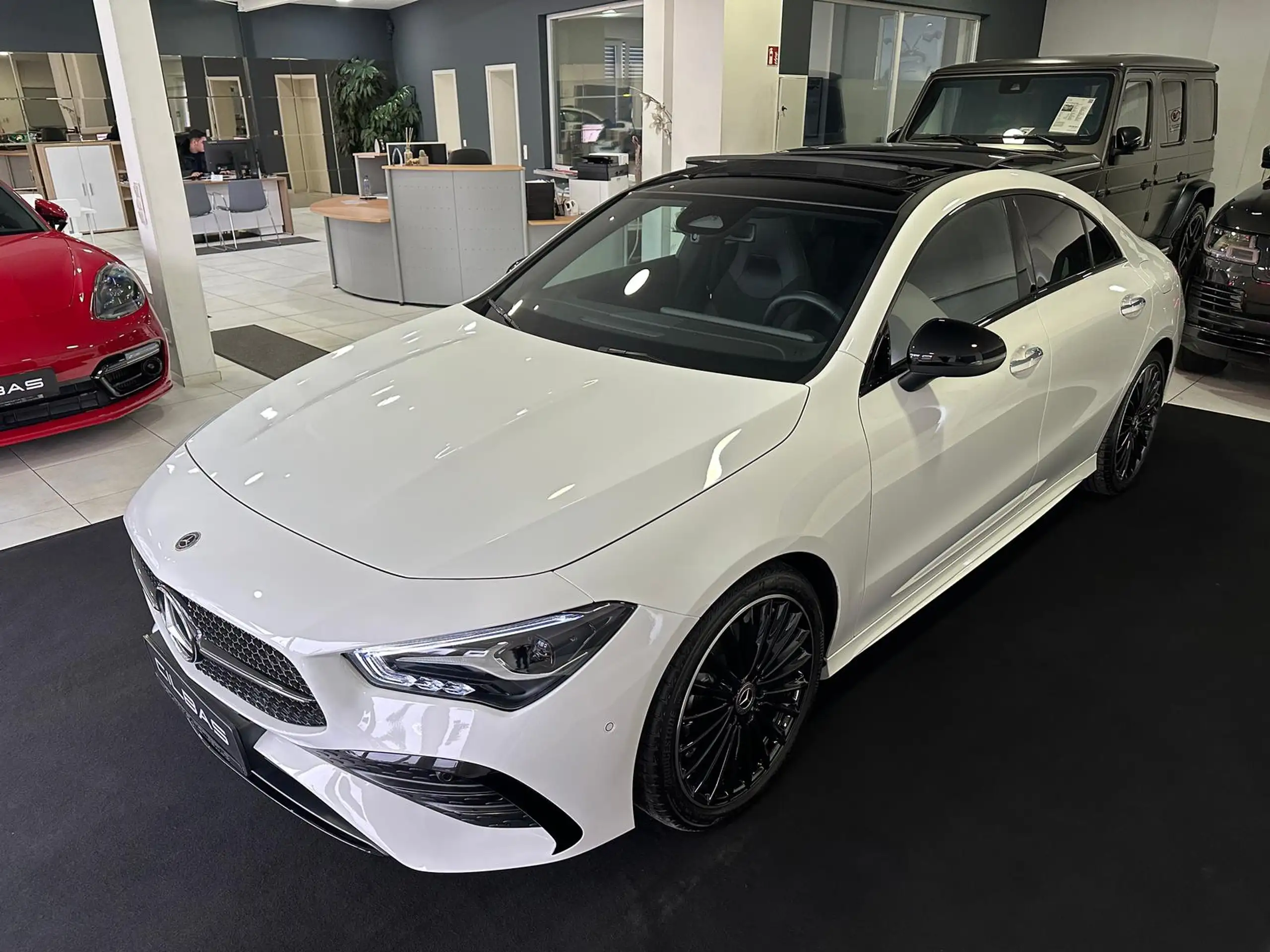 Mercedes-Benz - CLA 200