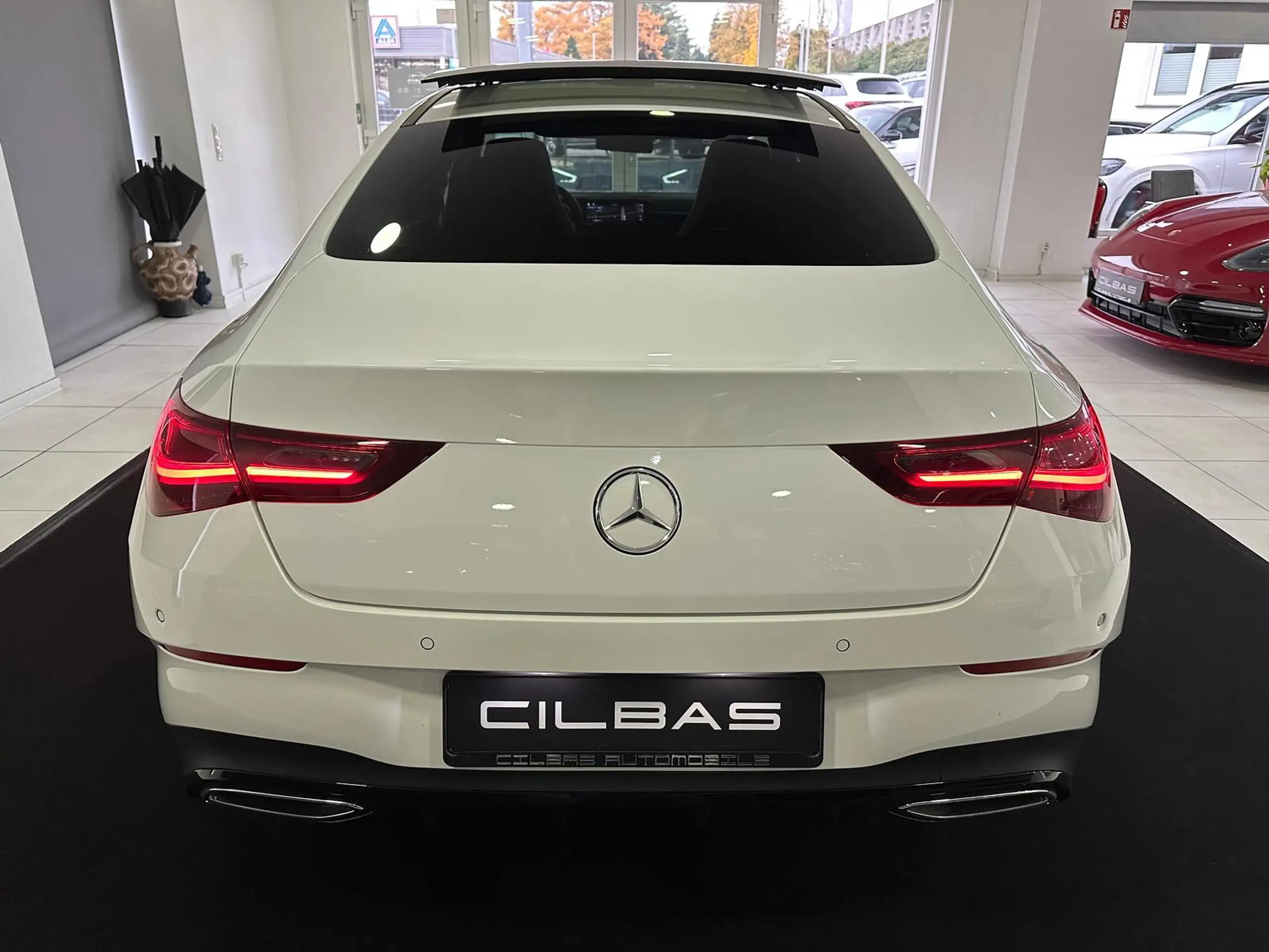 Mercedes-Benz - CLA 200