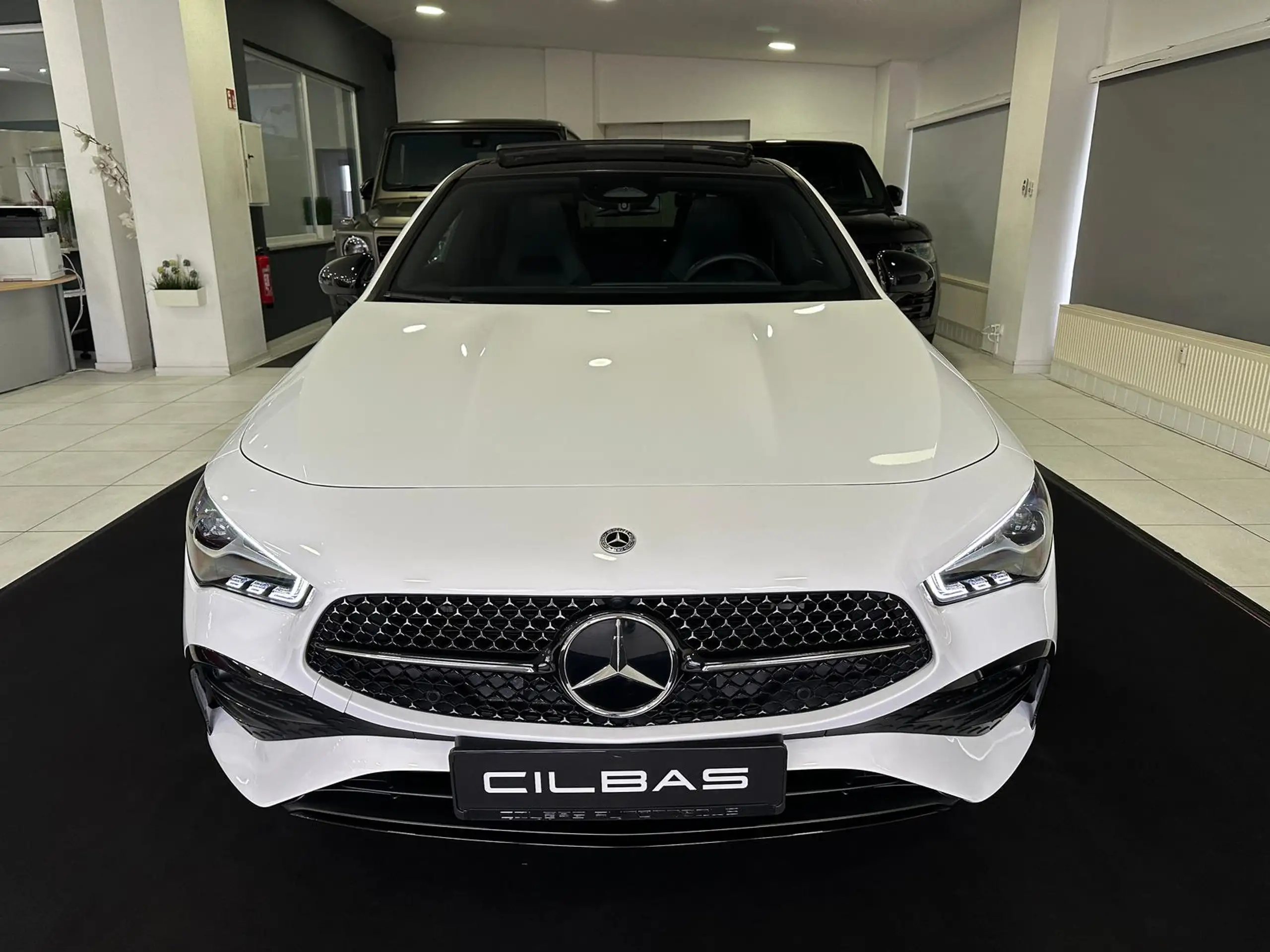 Mercedes-Benz - CLA 200