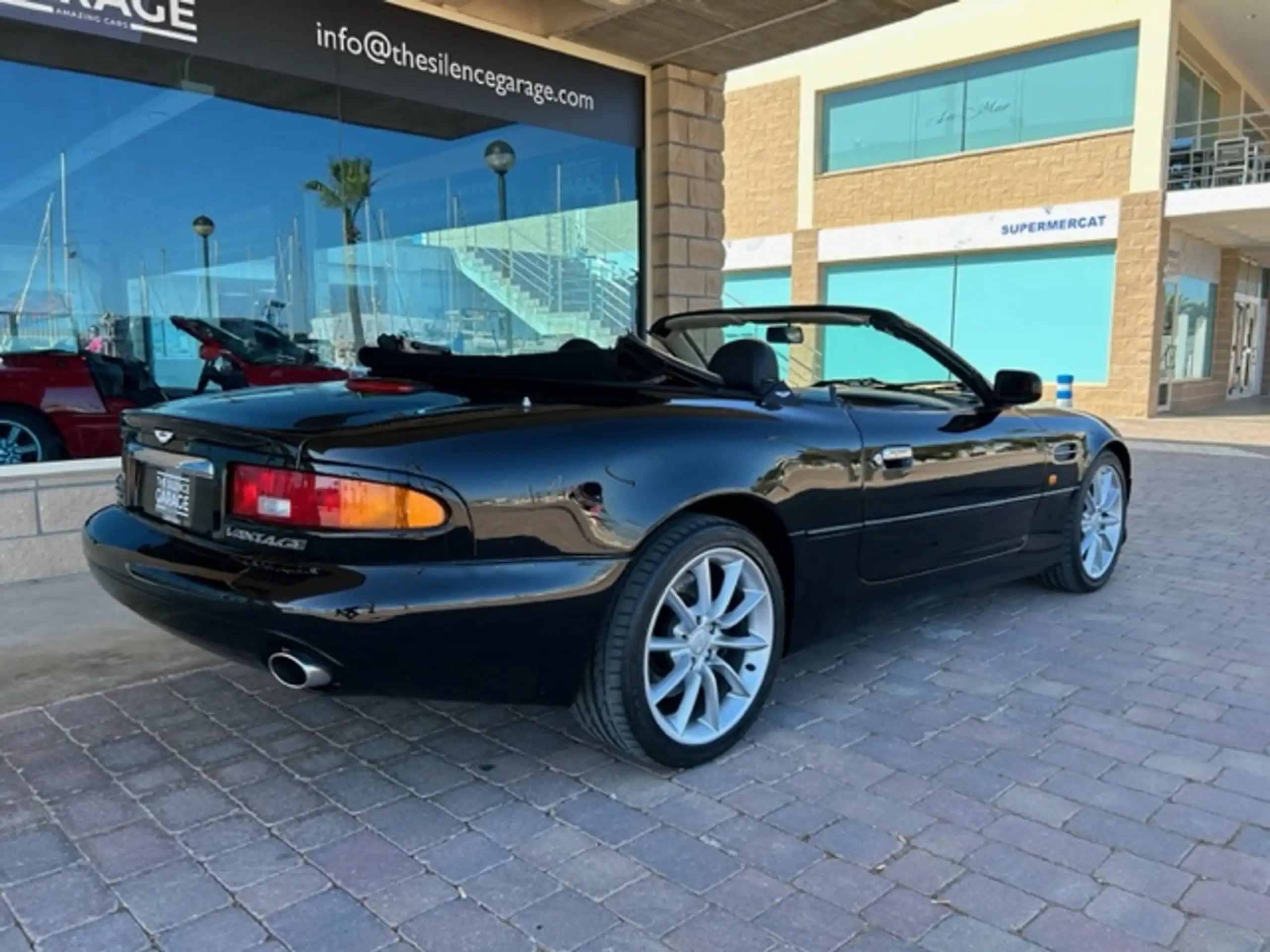 Aston Martin - DB7