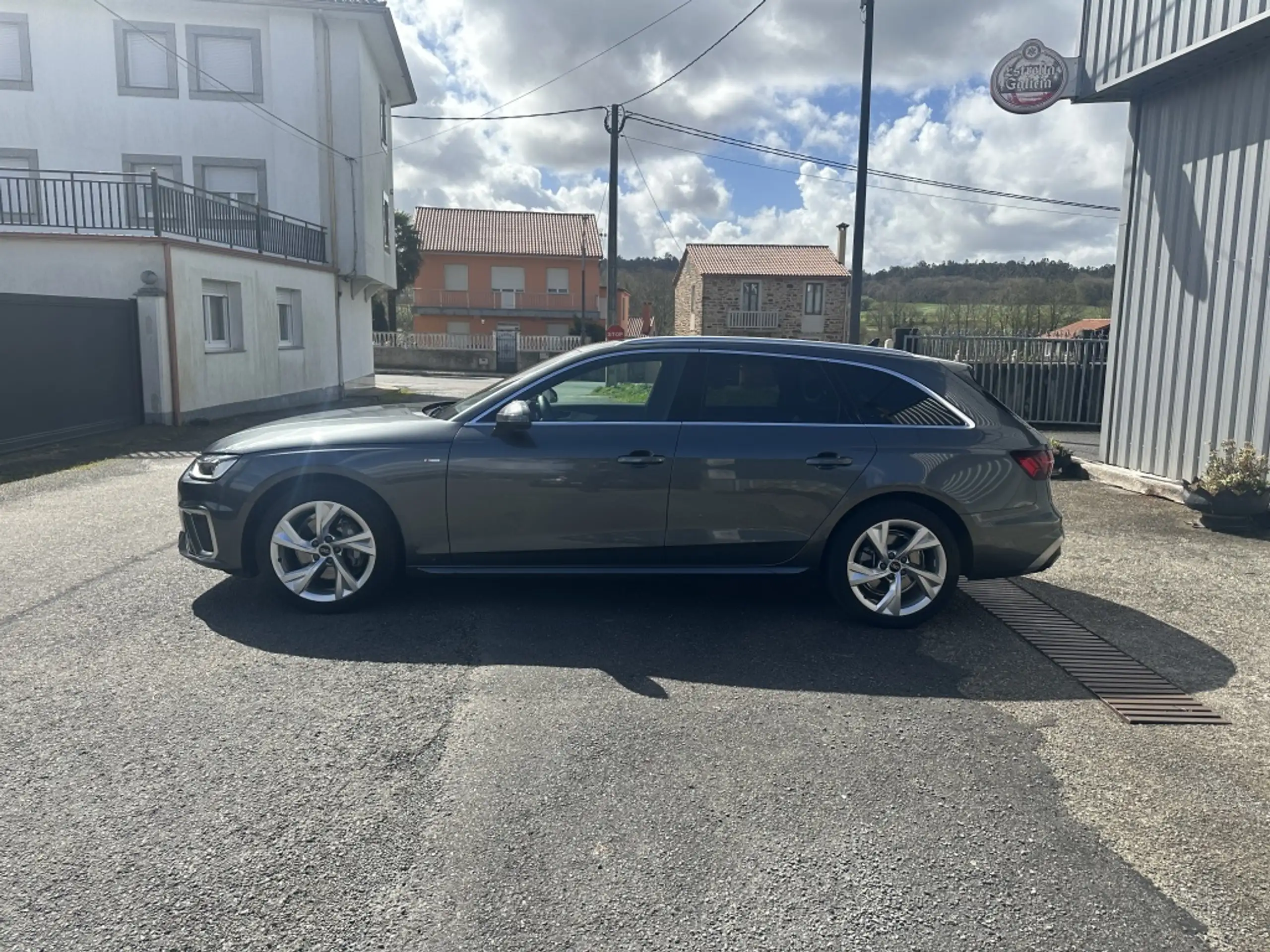 Audi - A4