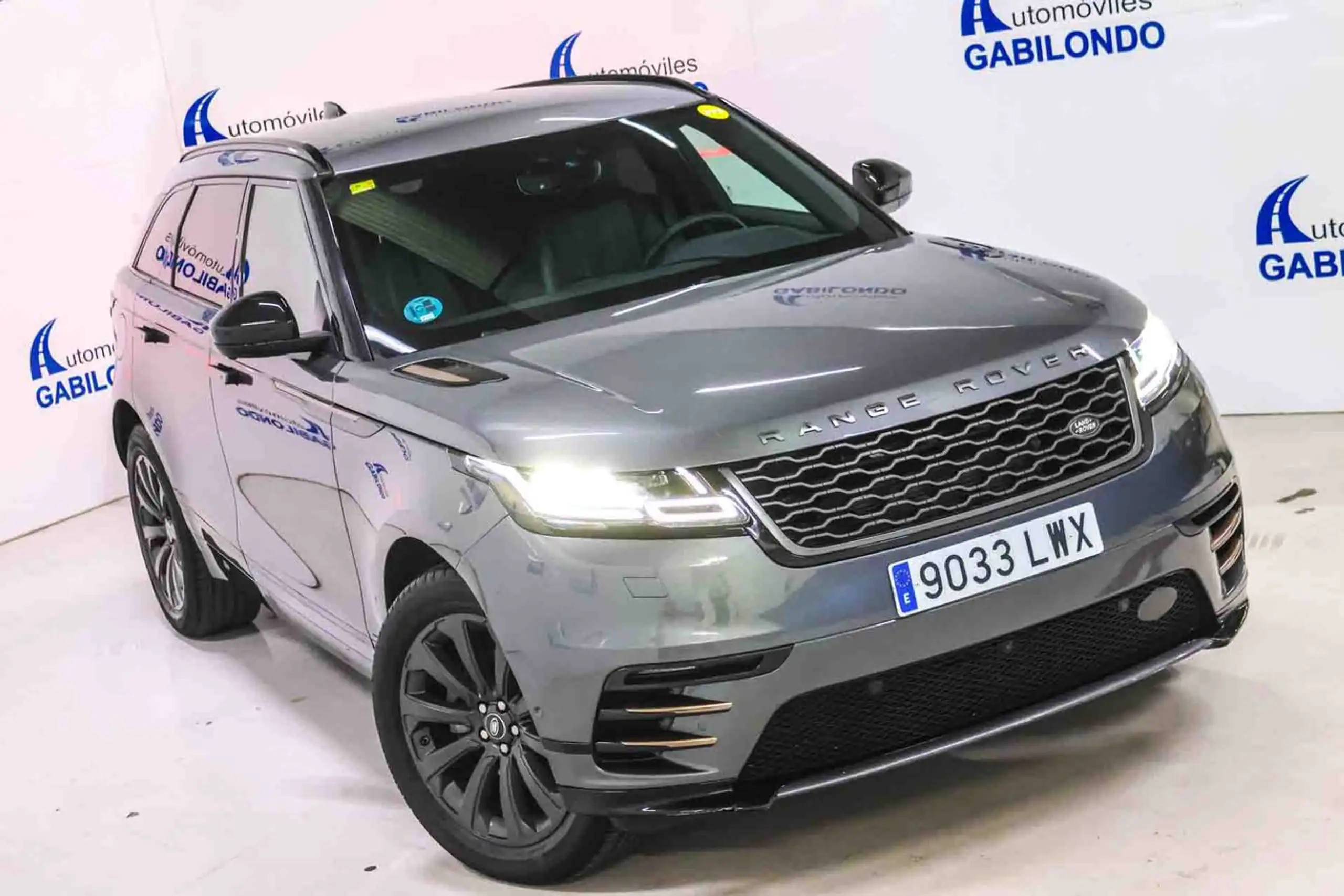 Land Rover - Range Rover Velar