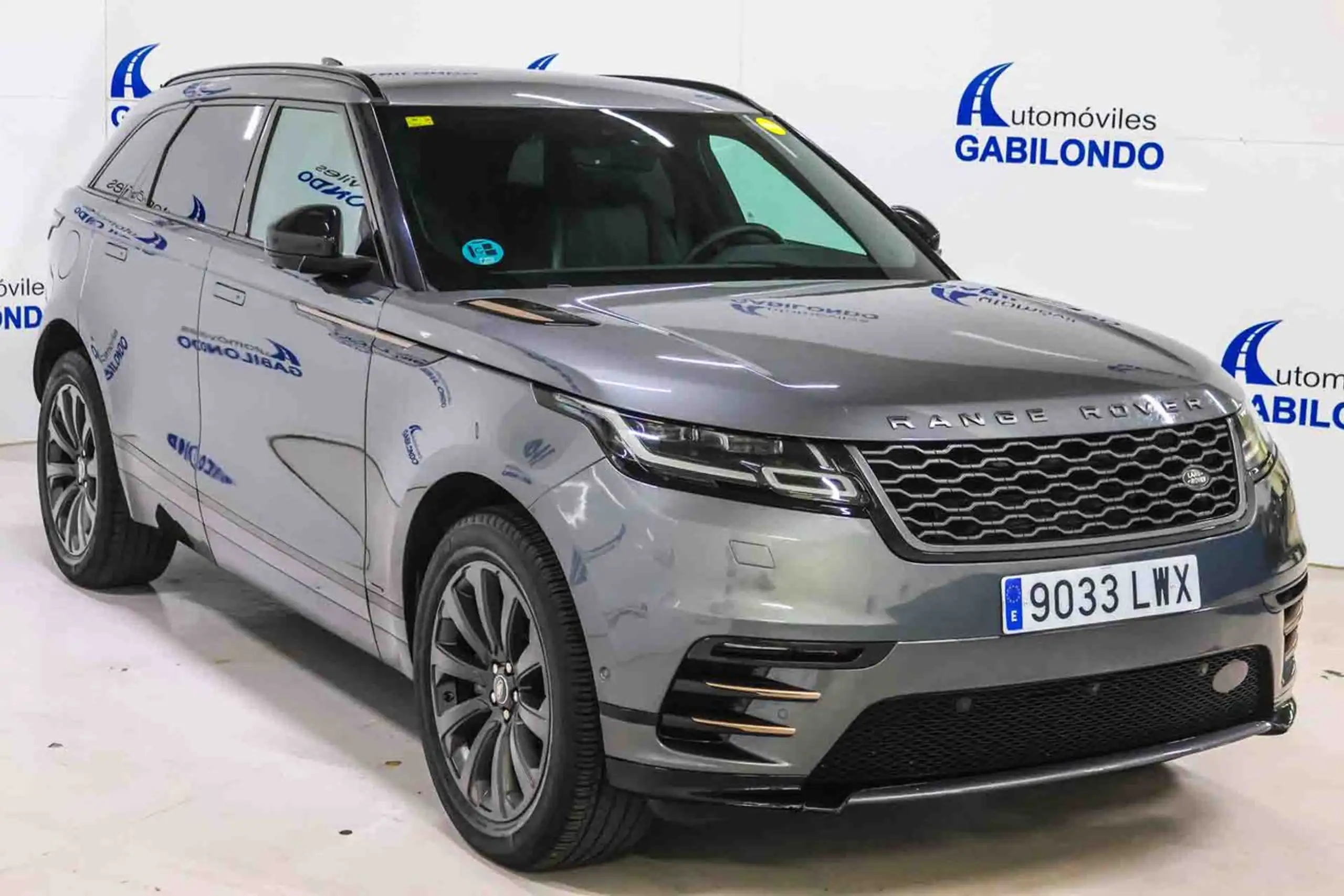 Land Rover - Range Rover Velar