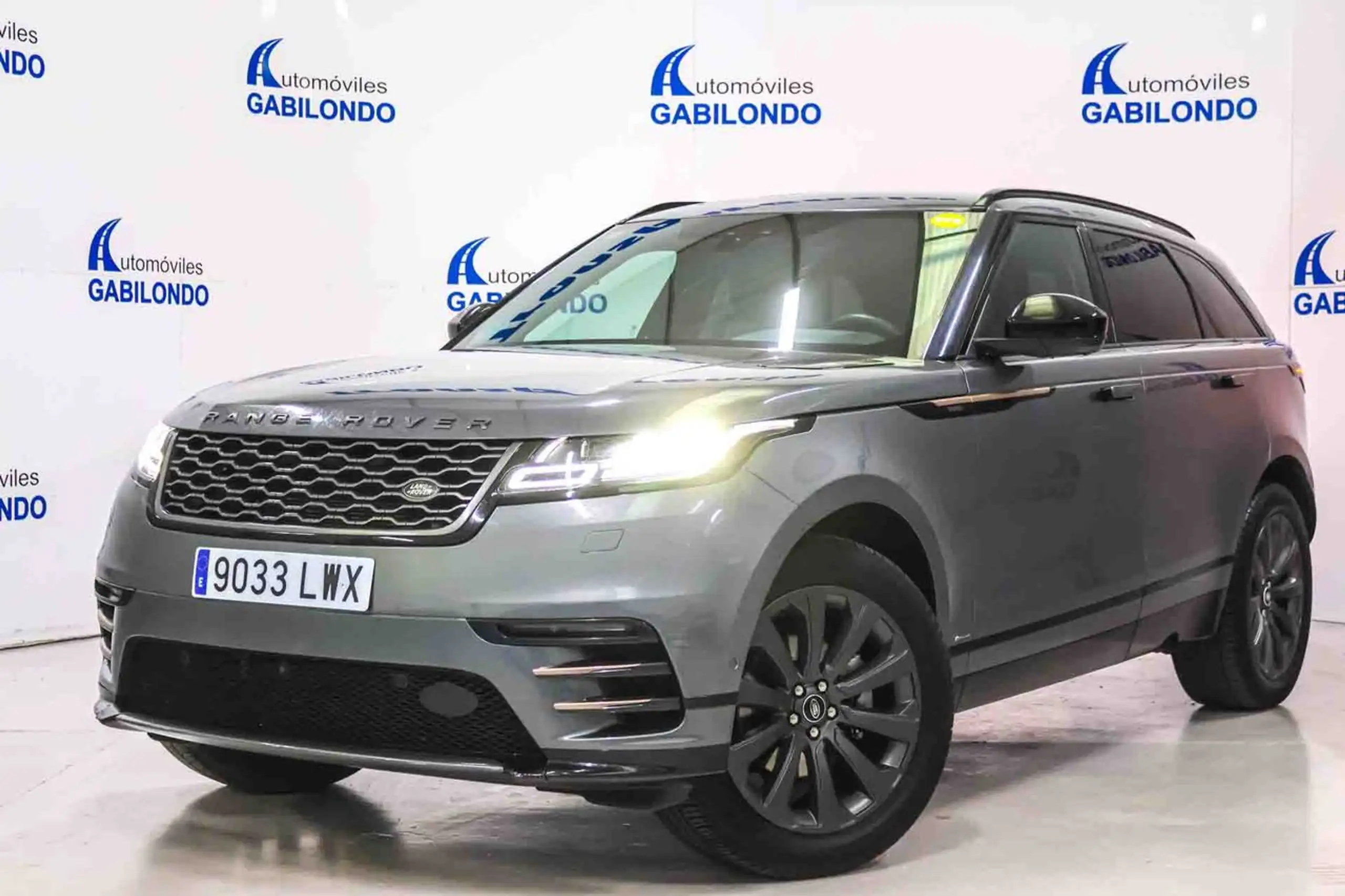 Land Rover - Range Rover Velar