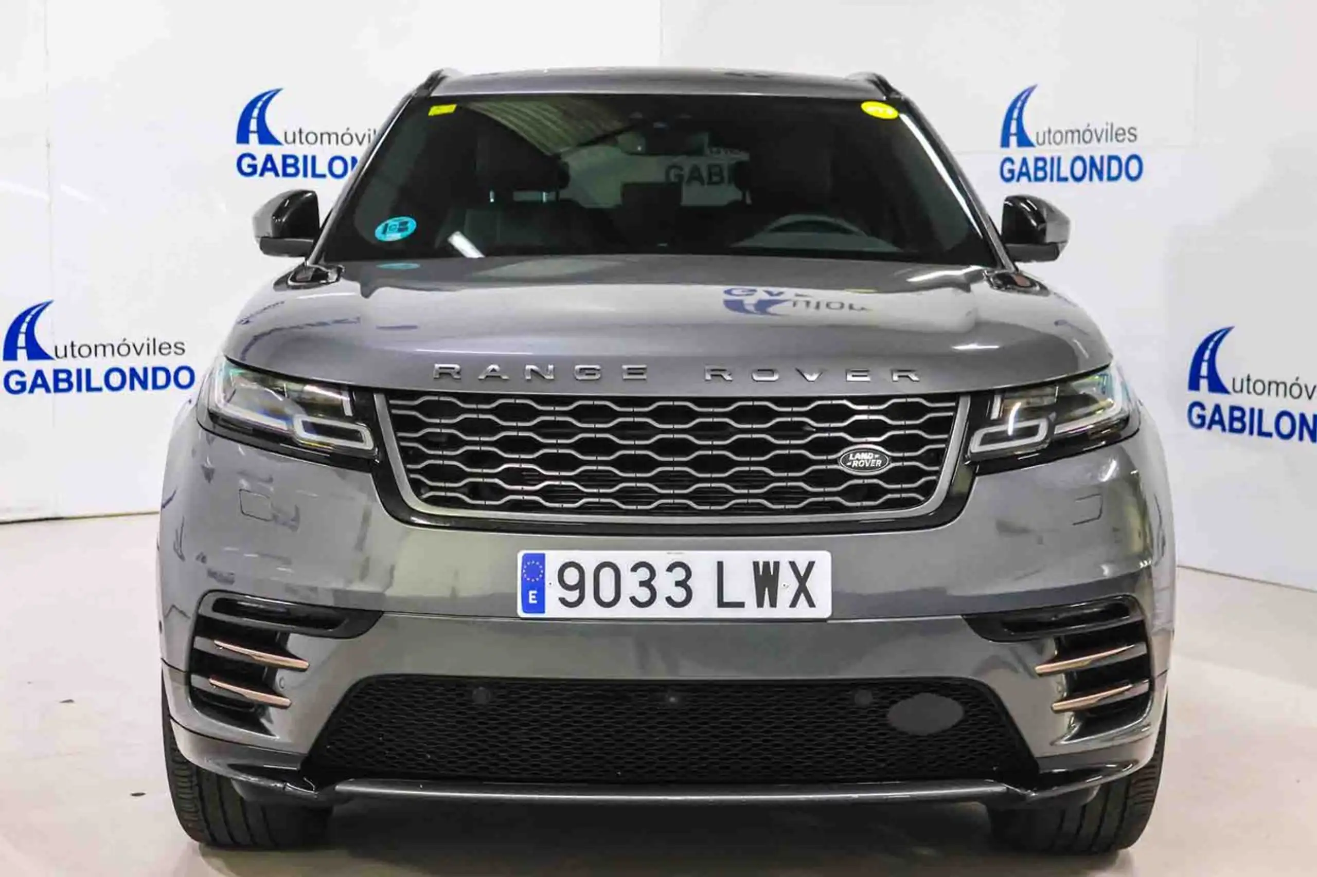 Land Rover - Range Rover Velar