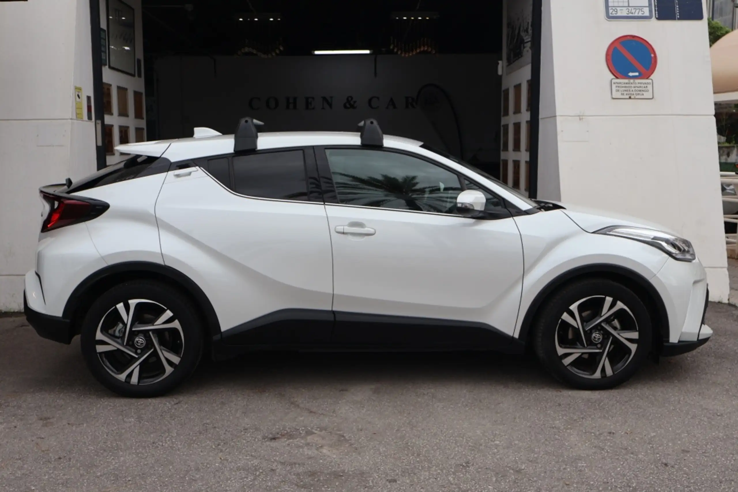 Toyota - C-HR