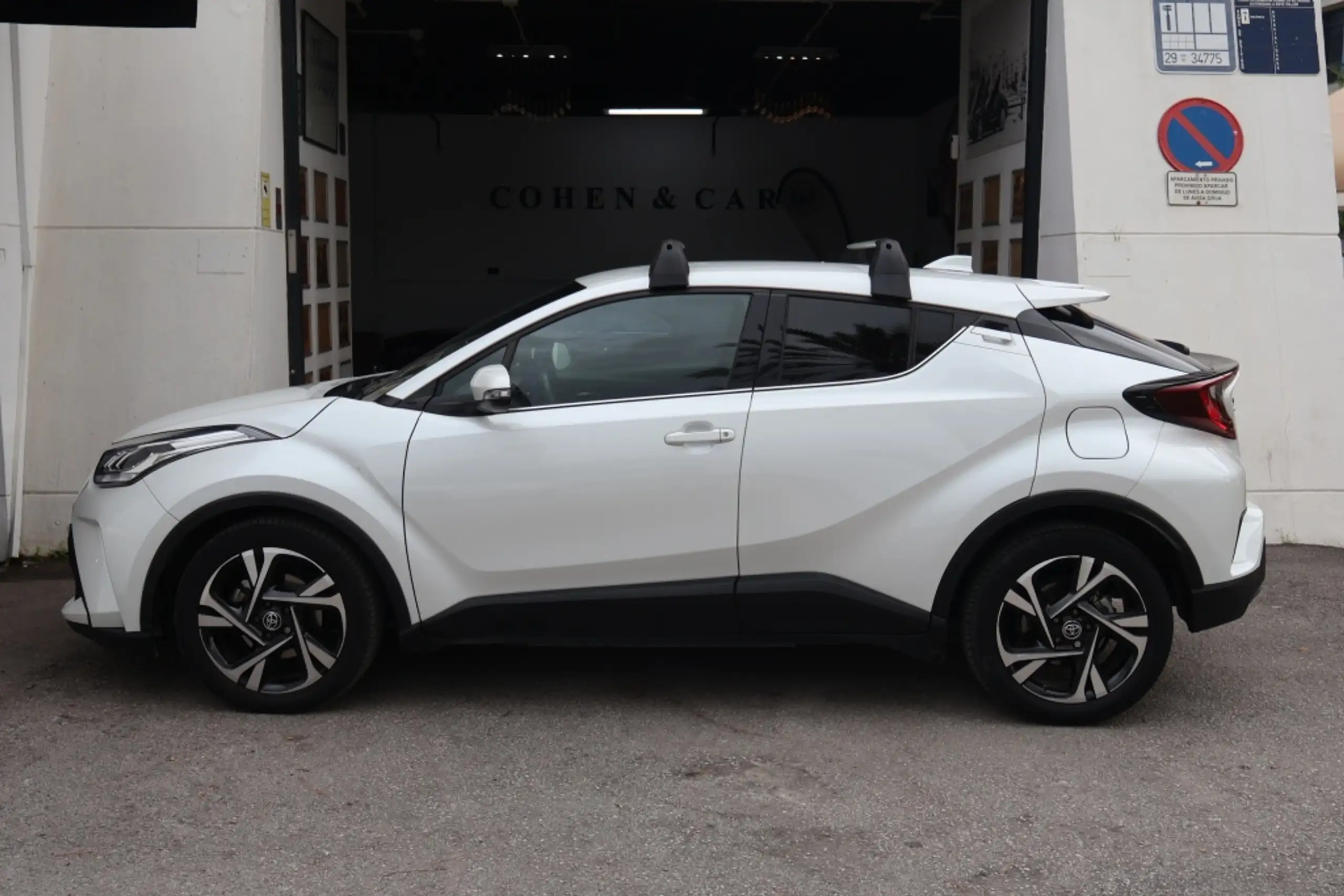 Toyota - C-HR