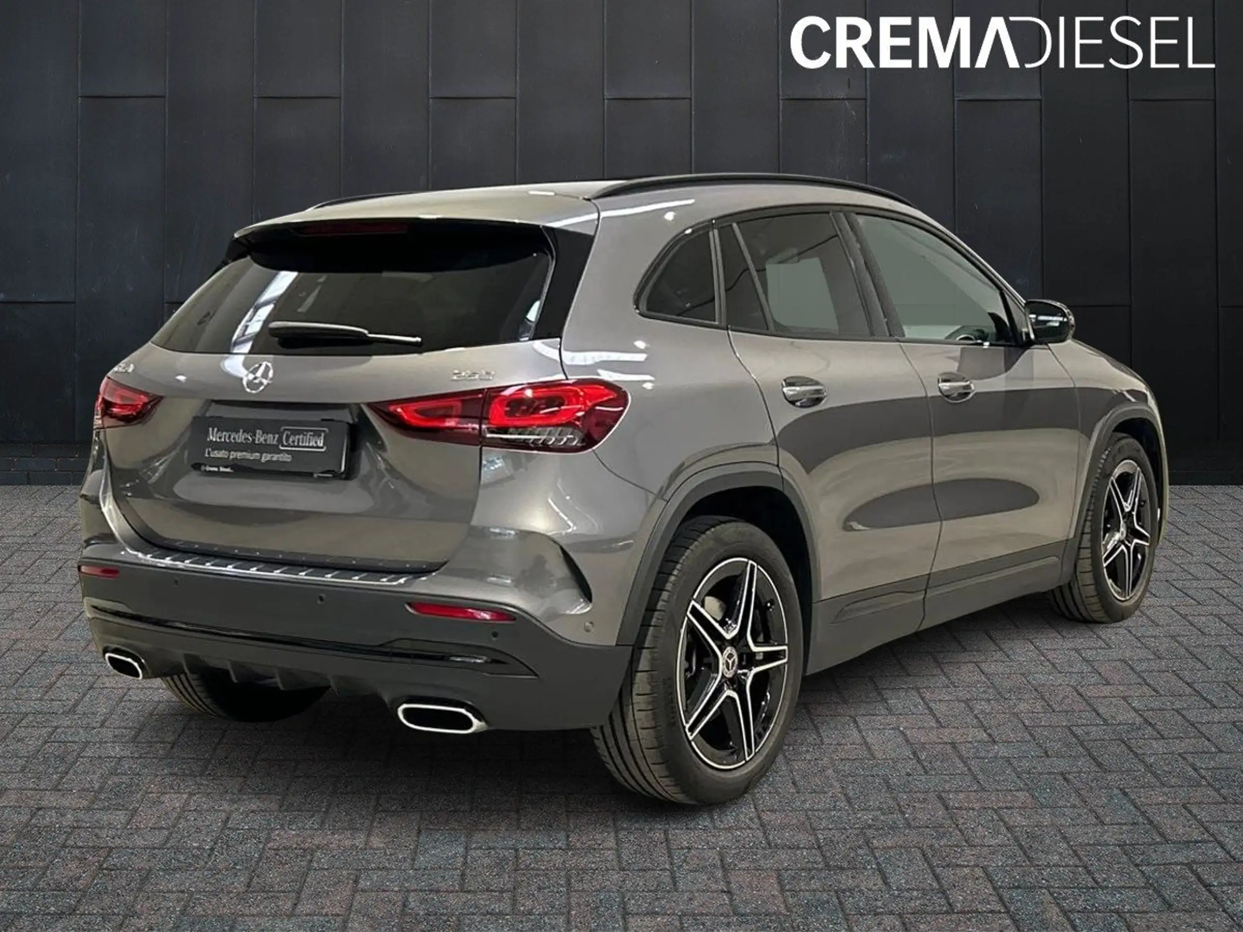 Mercedes-Benz - GLA 250