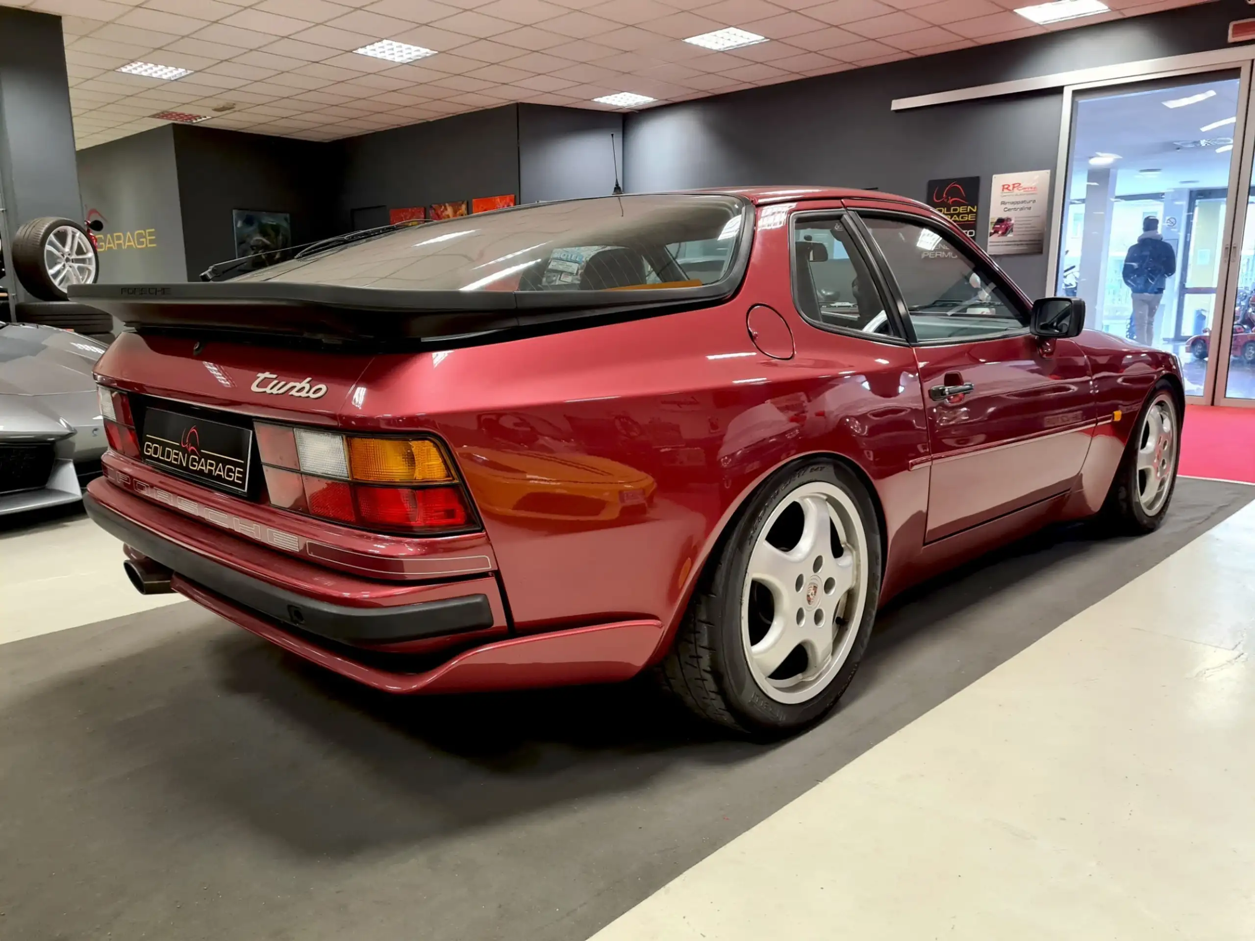 Porsche - 944