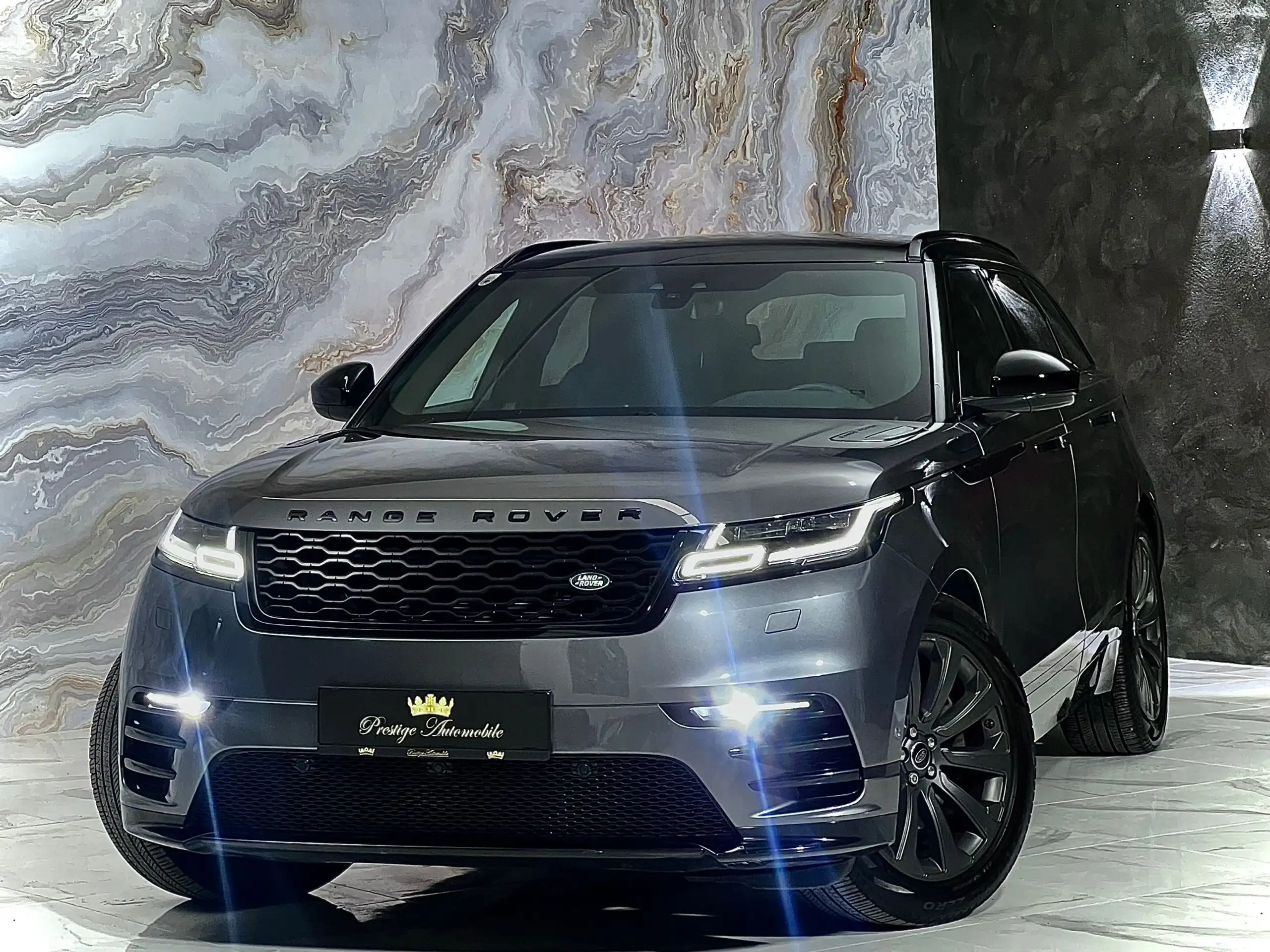 Land Rover - Range Rover Velar