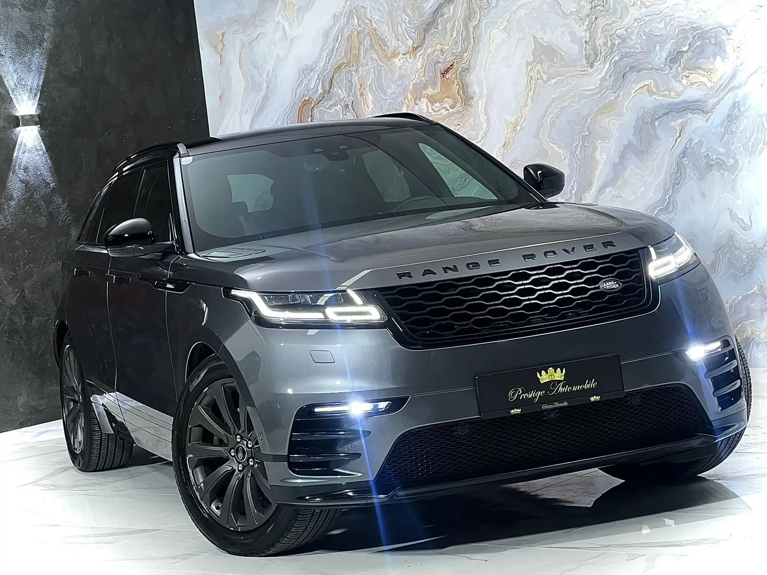 Land Rover - Range Rover Velar