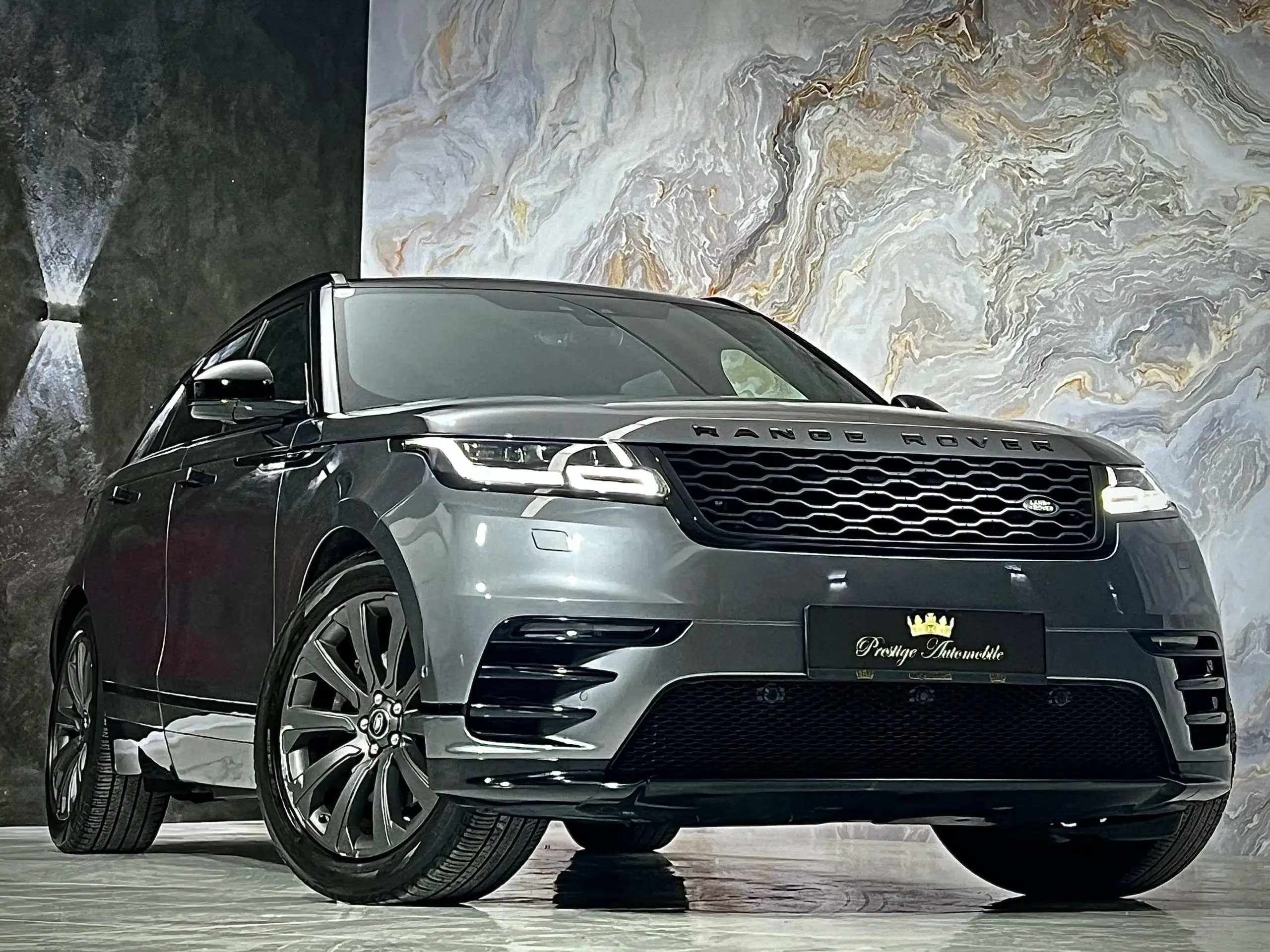 Land Rover - Range Rover Velar