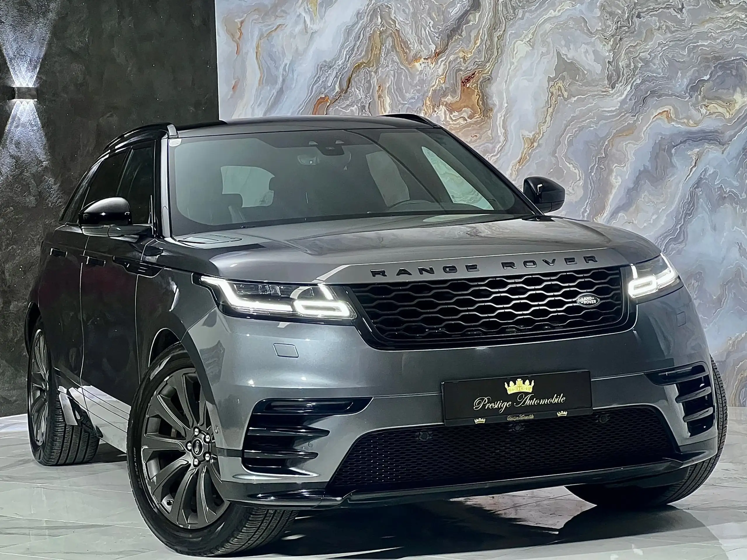 Land Rover - Range Rover Velar