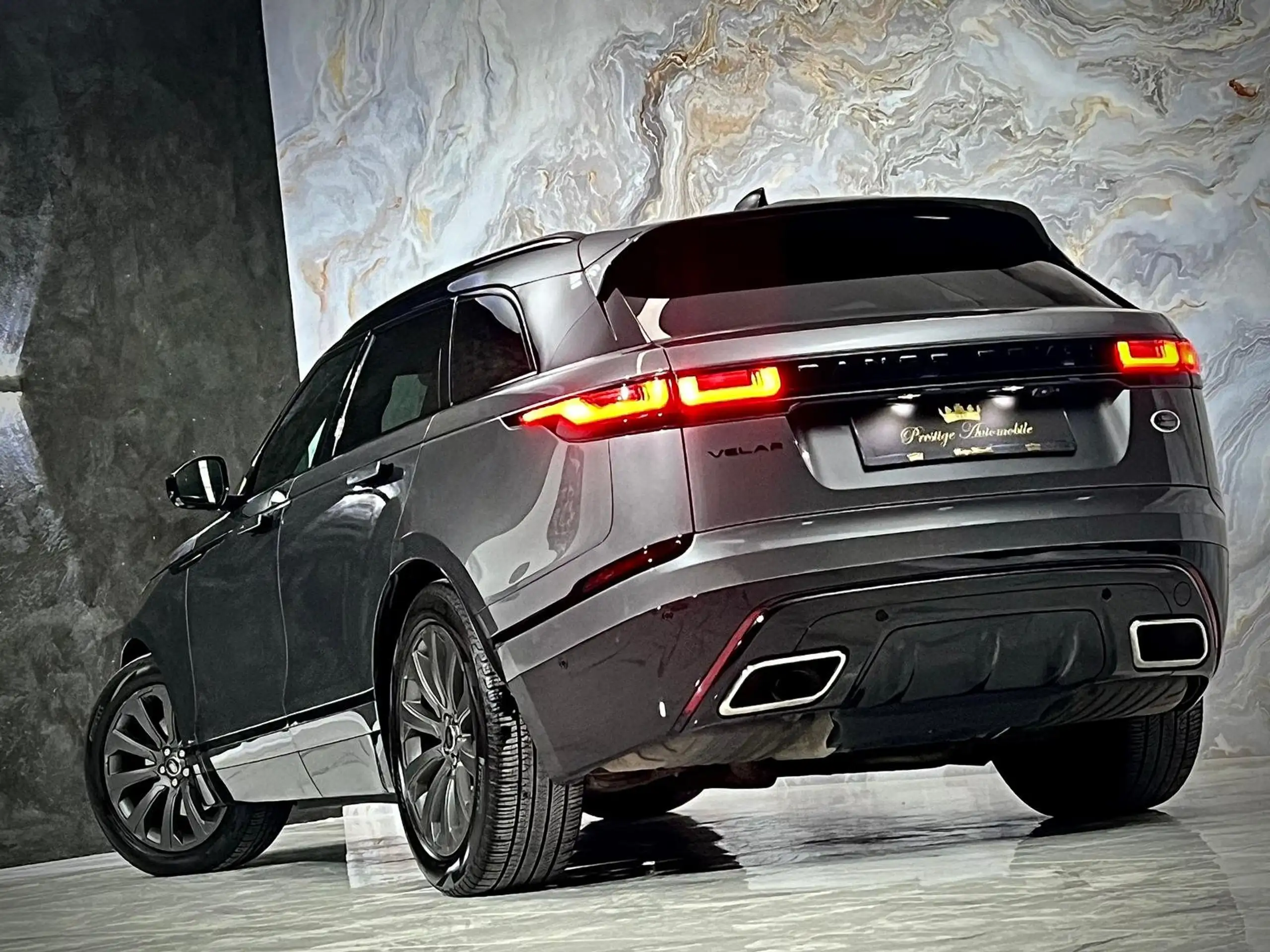 Land Rover - Range Rover Velar