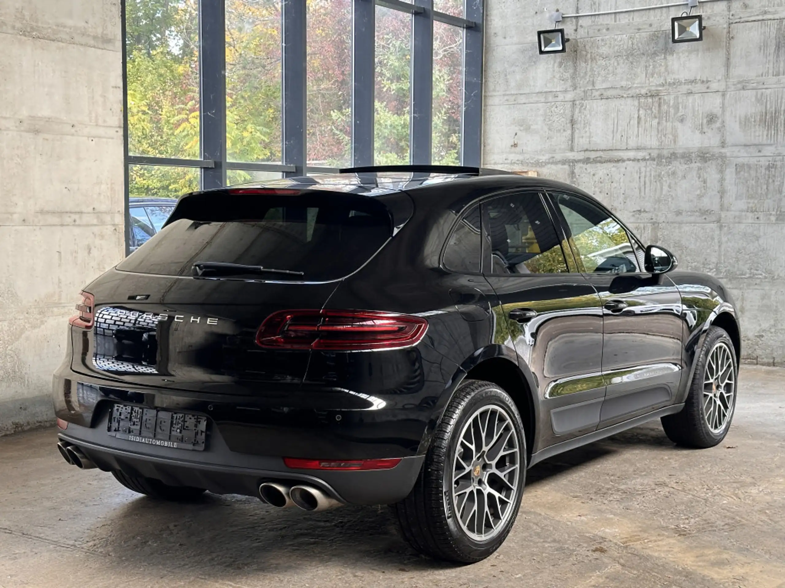 Porsche - Macan