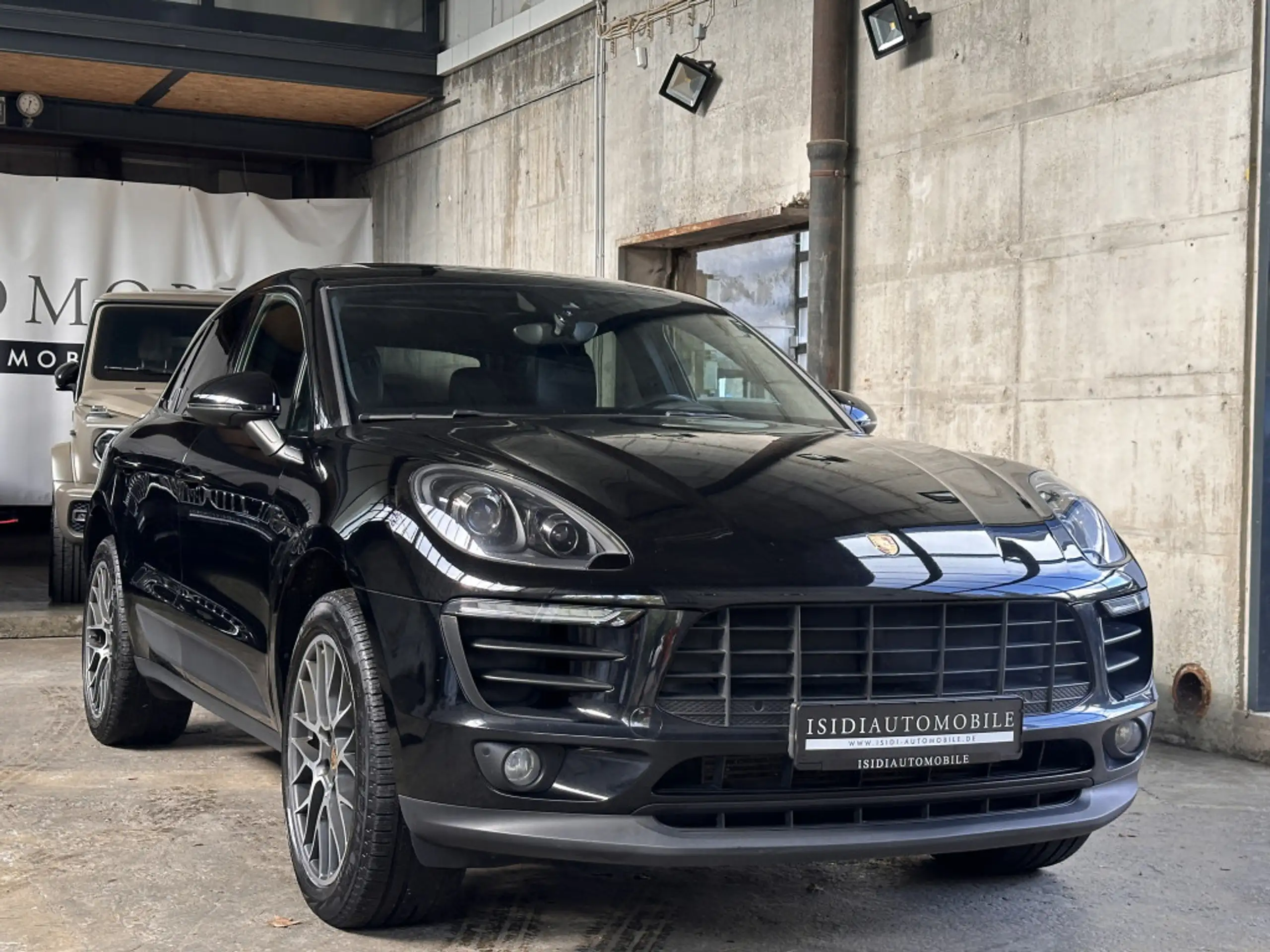 Porsche - Macan