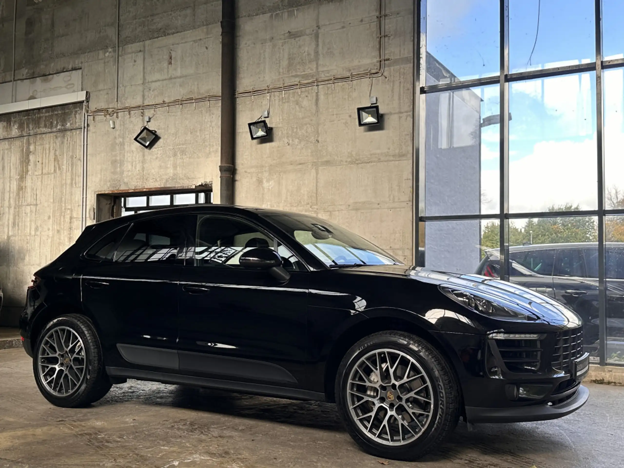 Porsche - Macan