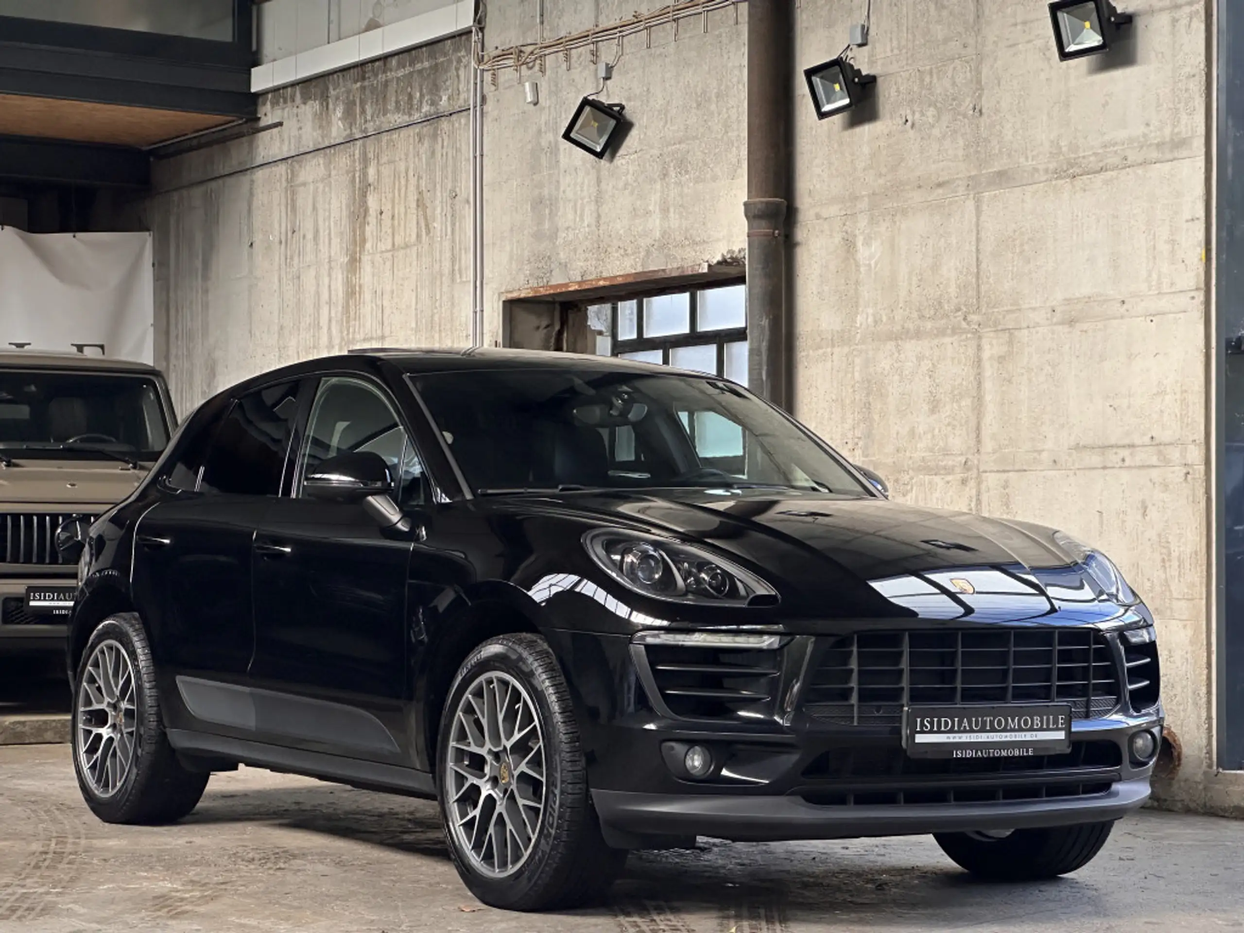 Porsche - Macan