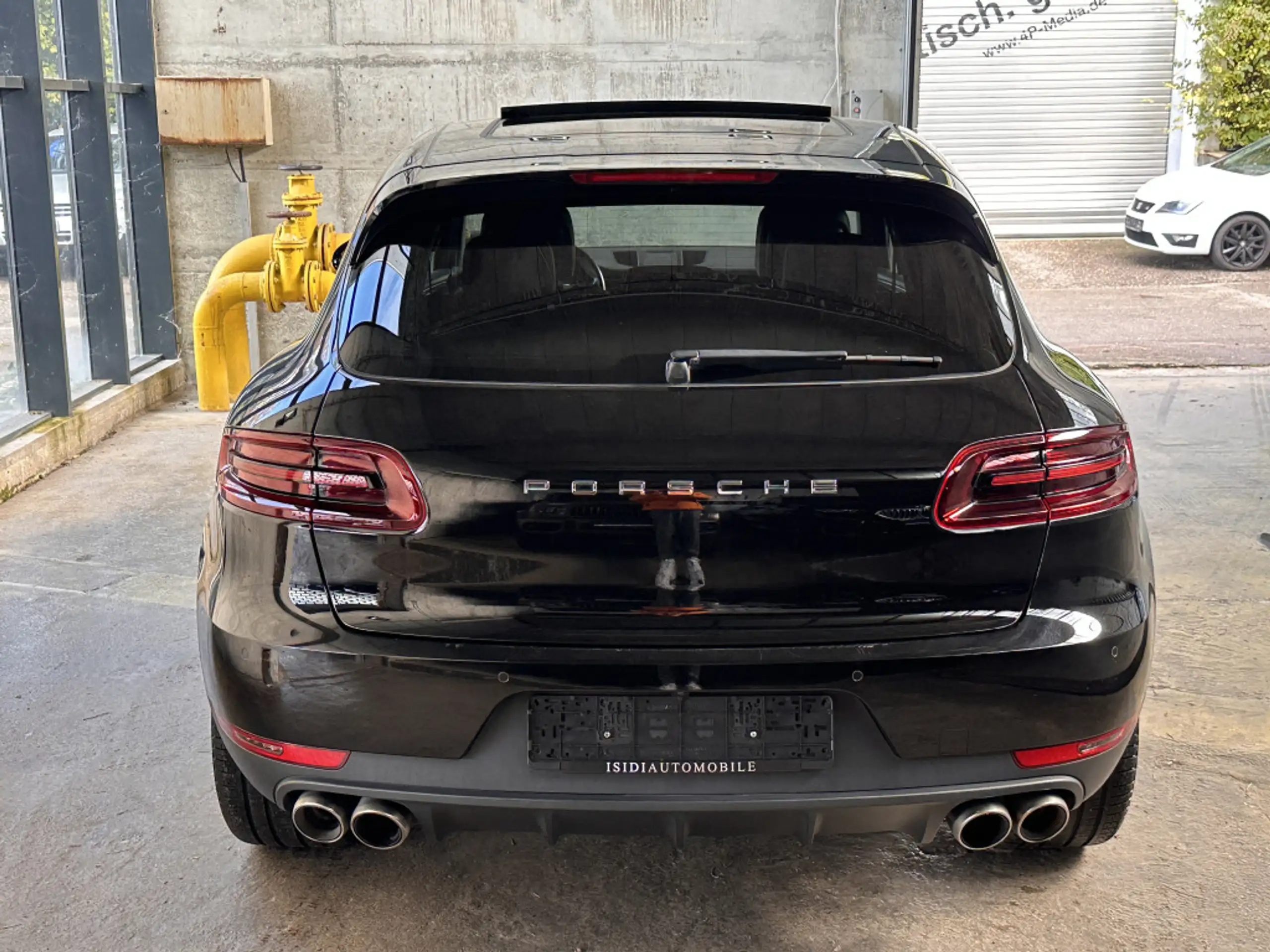 Porsche - Macan