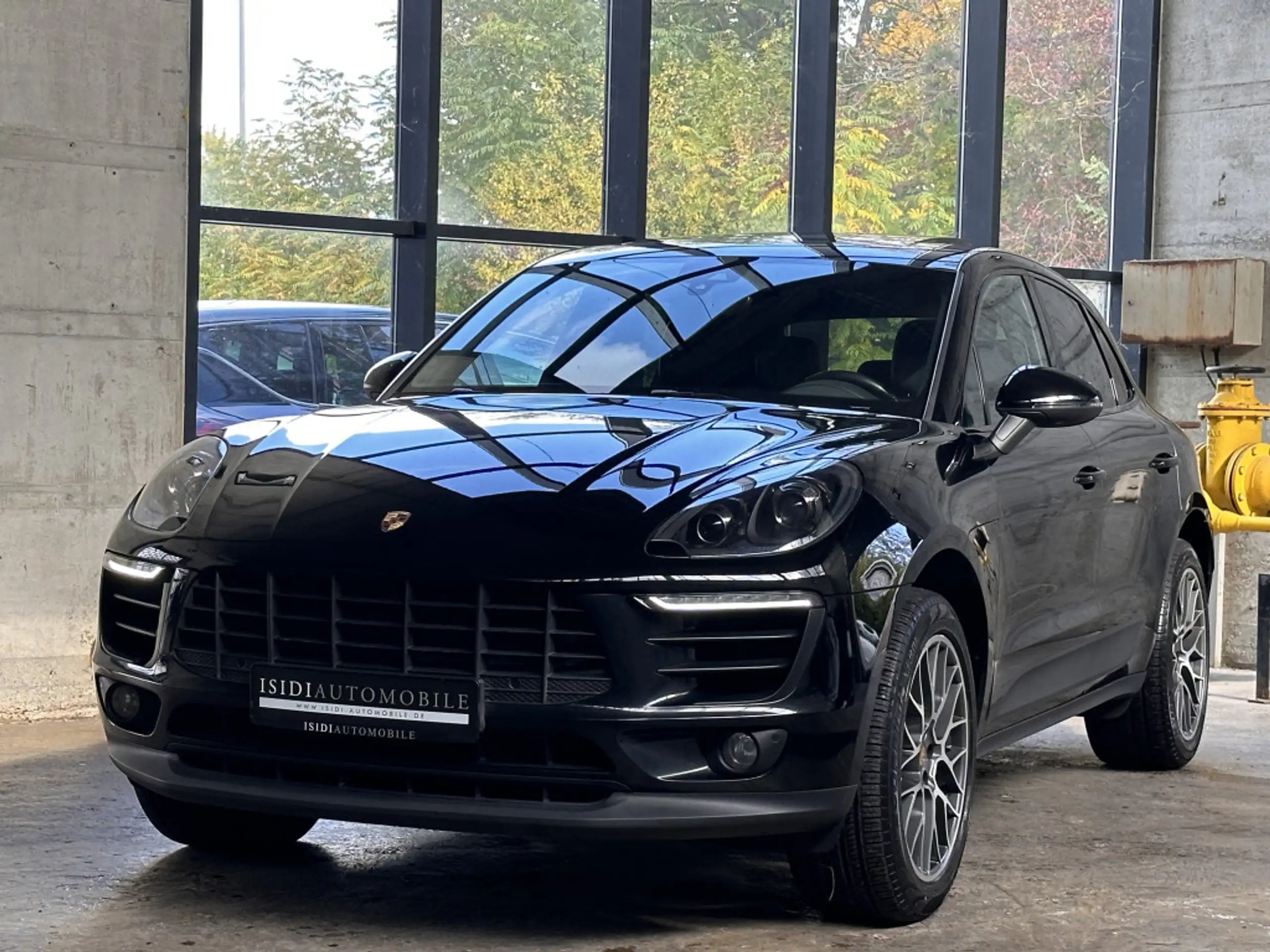 Porsche - Macan