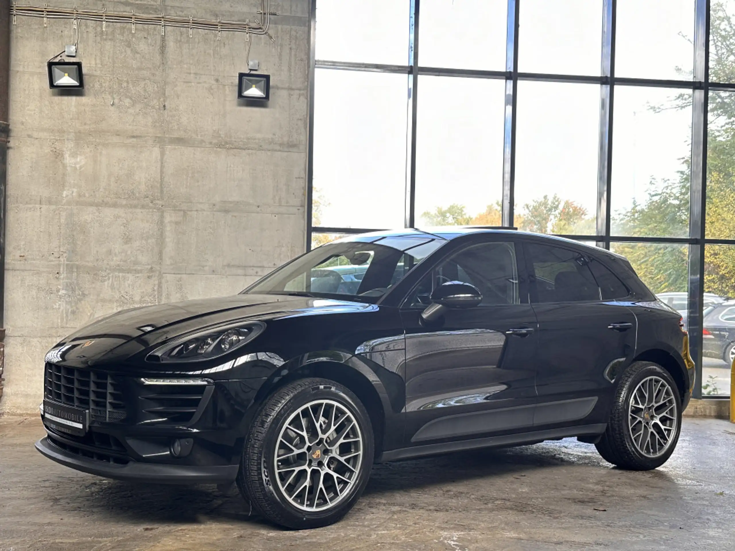 Porsche - Macan