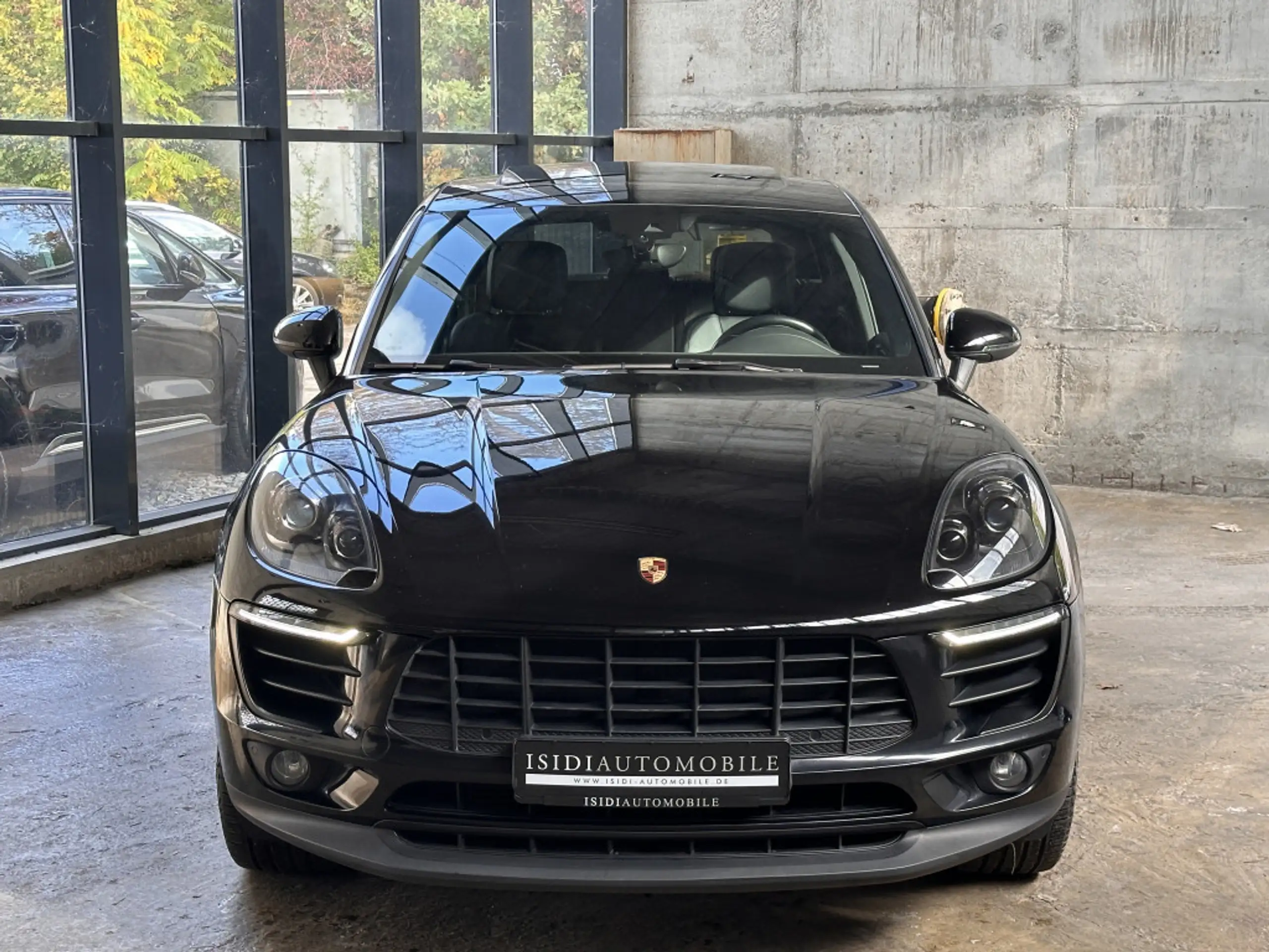 Porsche - Macan