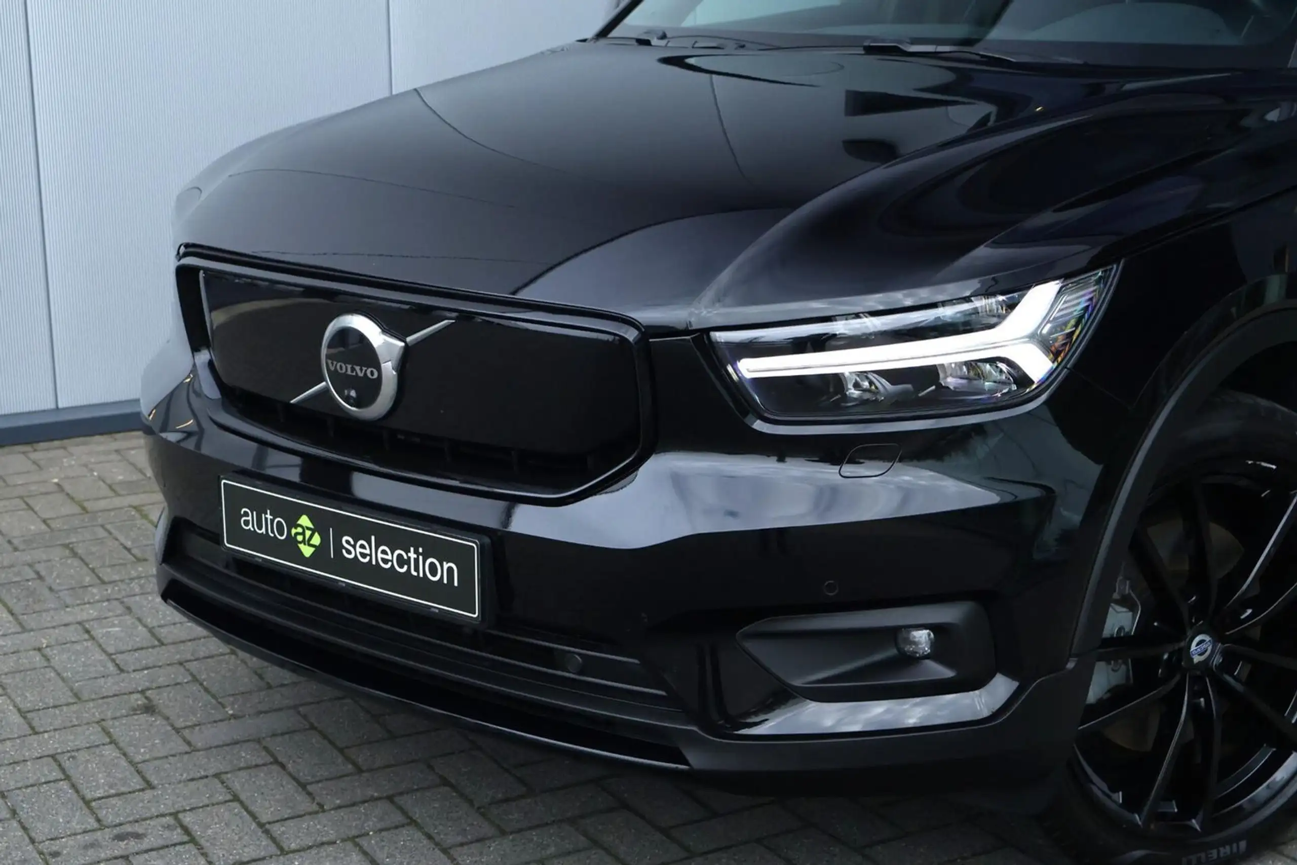 Volvo - XC40