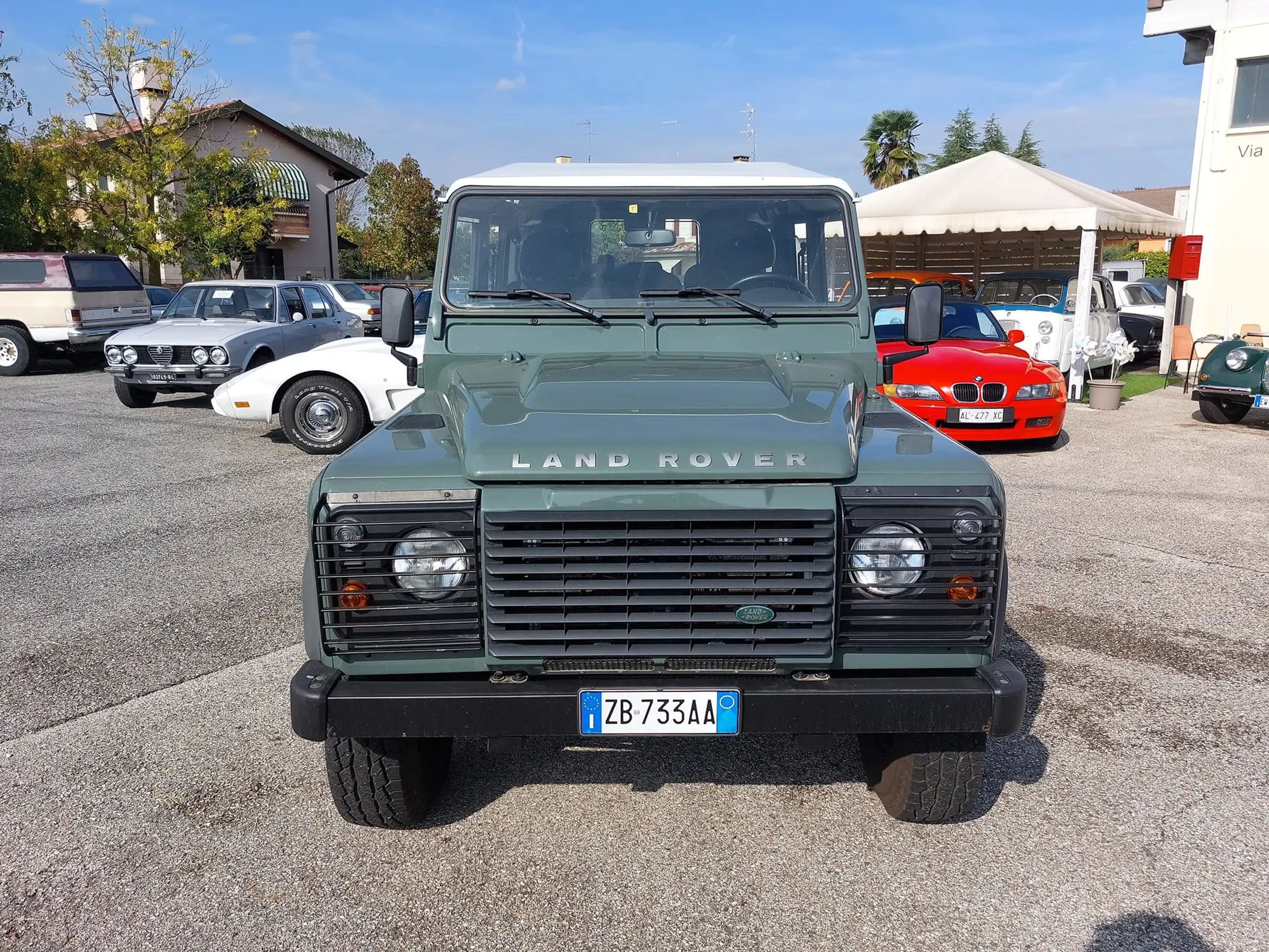 Land Rover - Defender