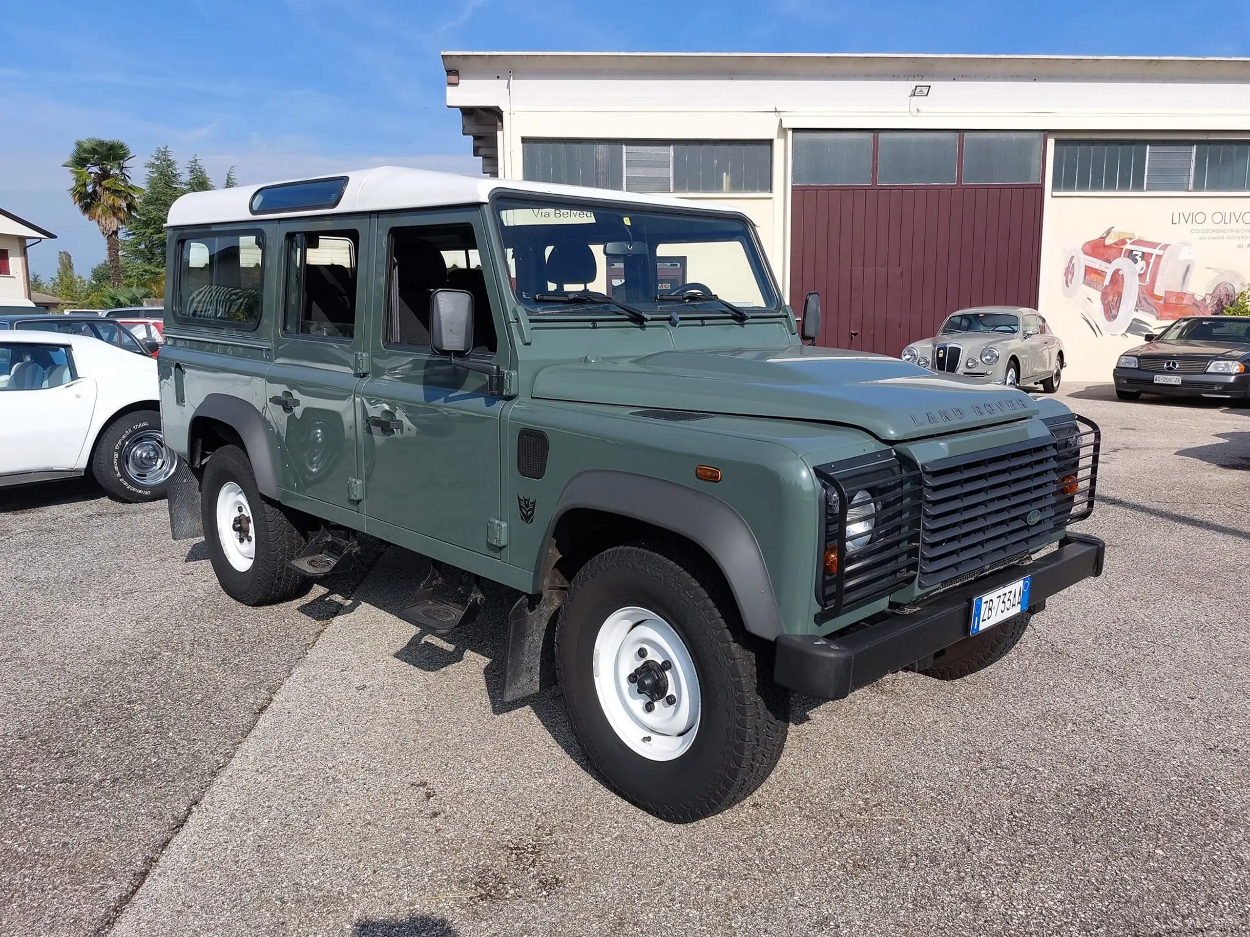 Land Rover - Defender