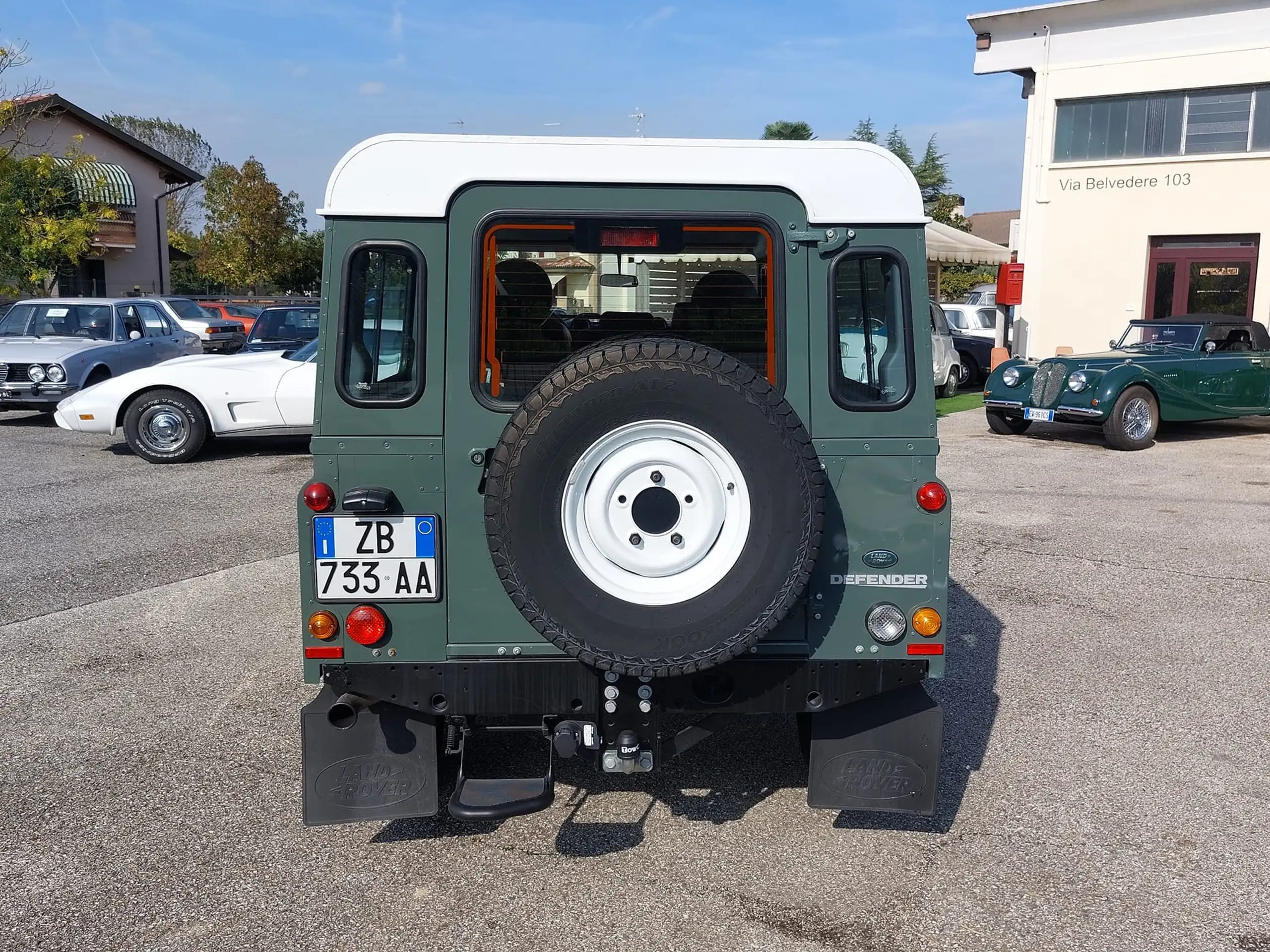 Land Rover - Defender