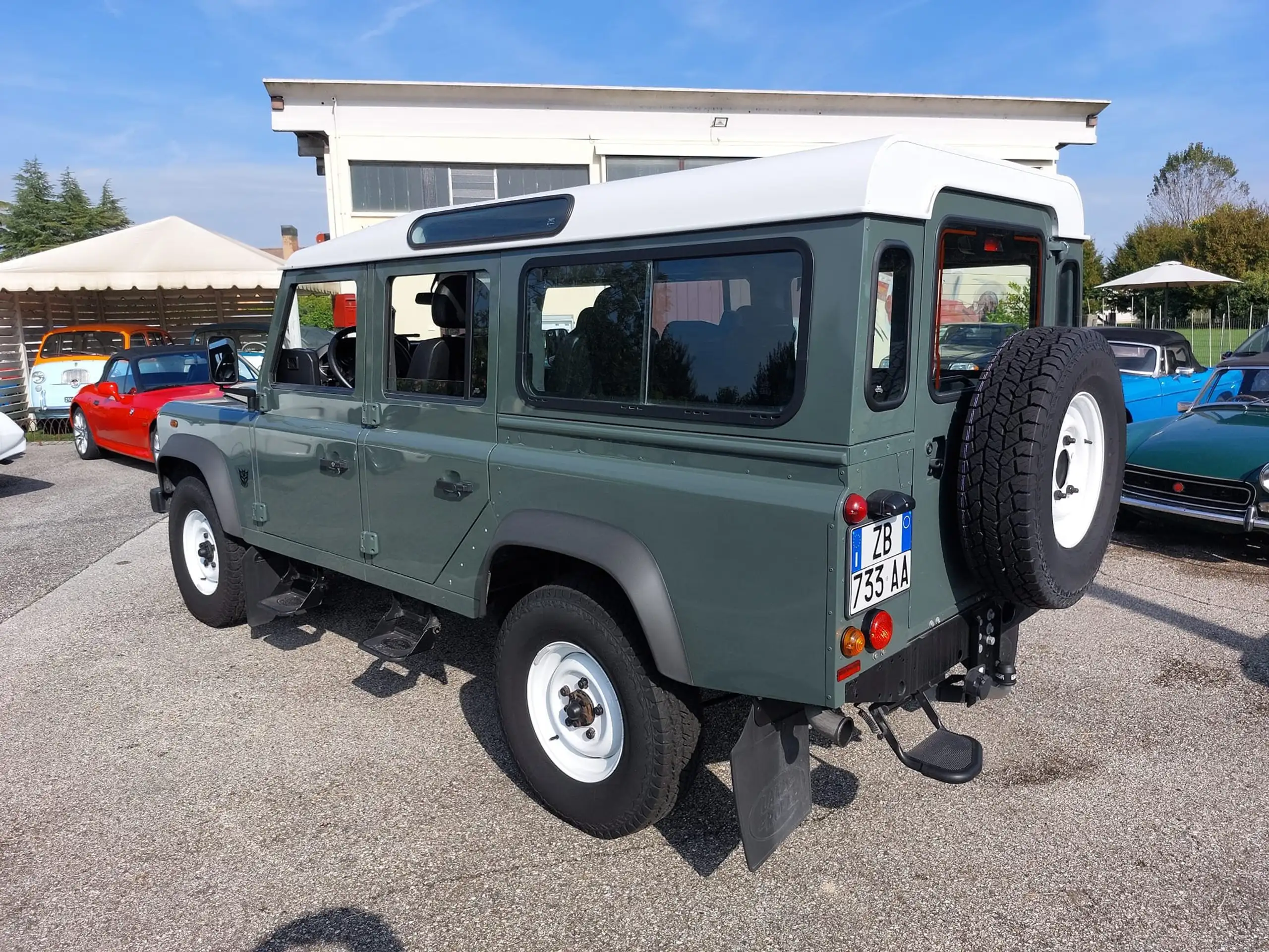 Land Rover - Defender