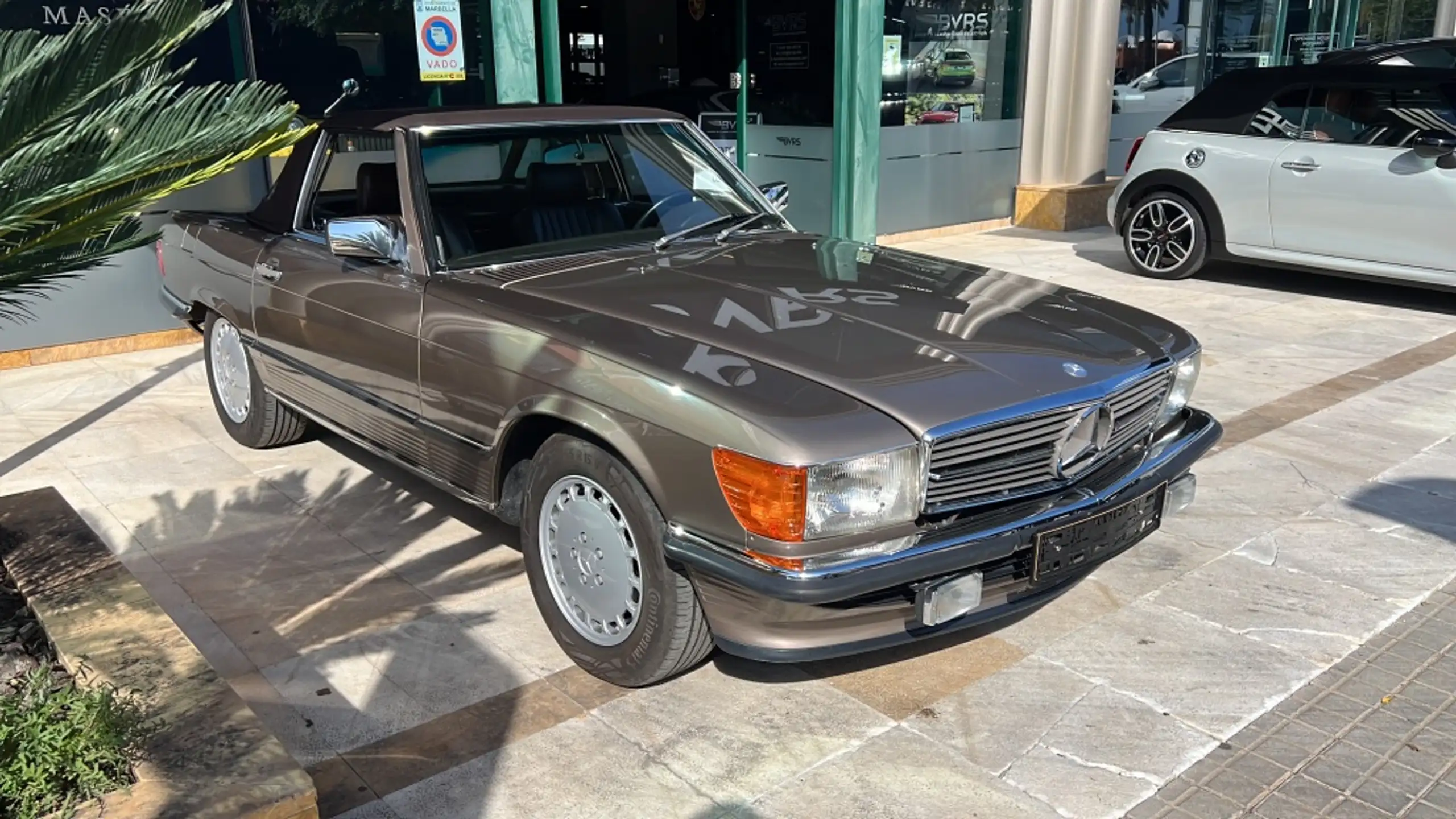 Mercedes-Benz - SL 560