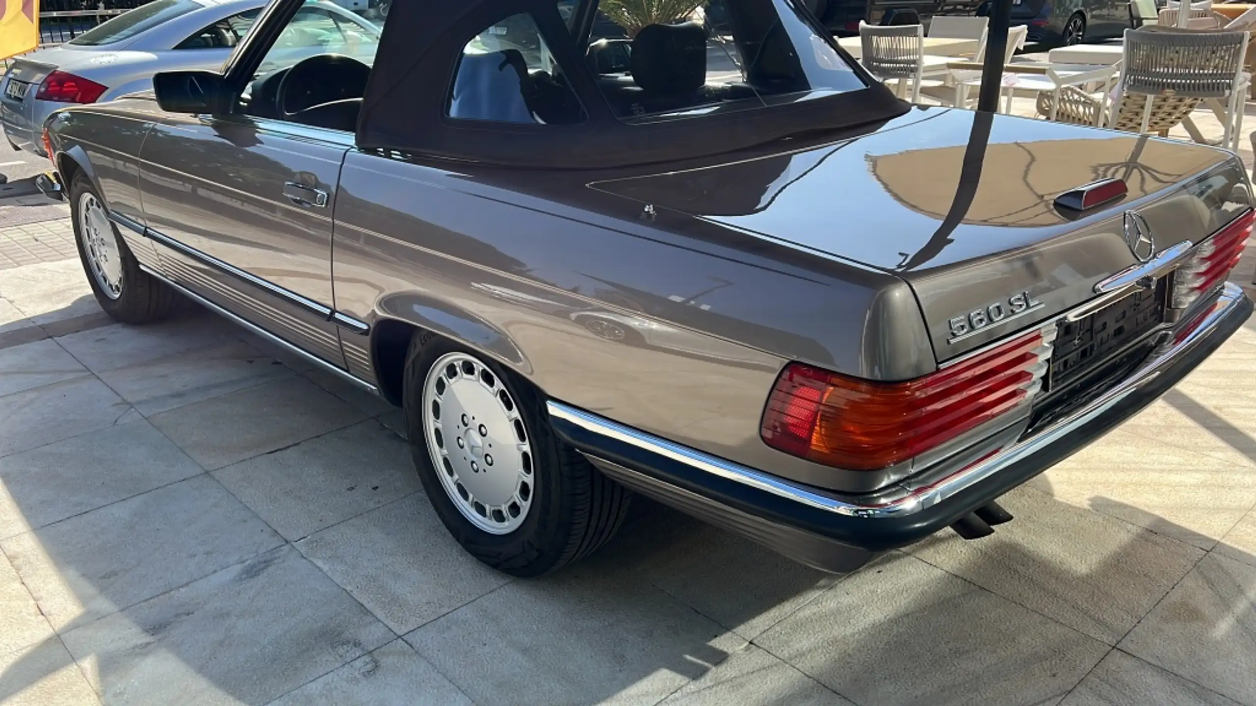 Mercedes-Benz - SL 560