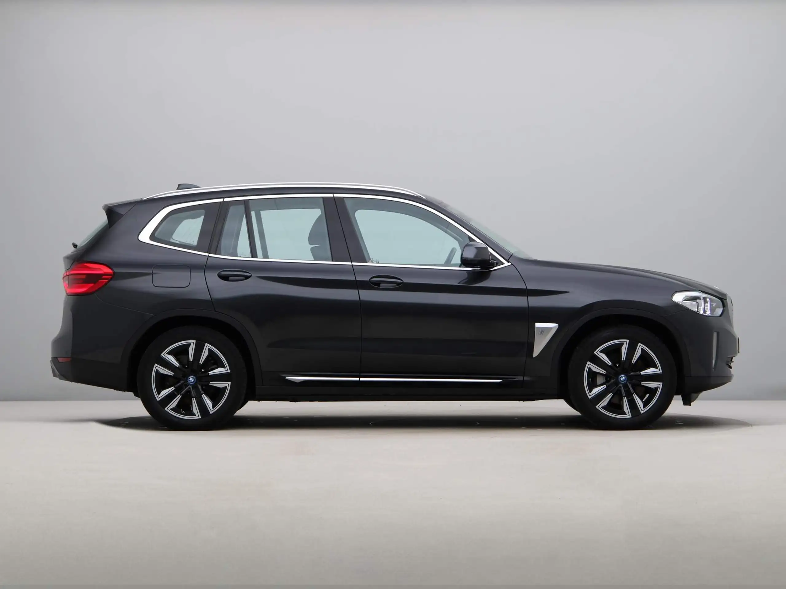 BMW - iX3