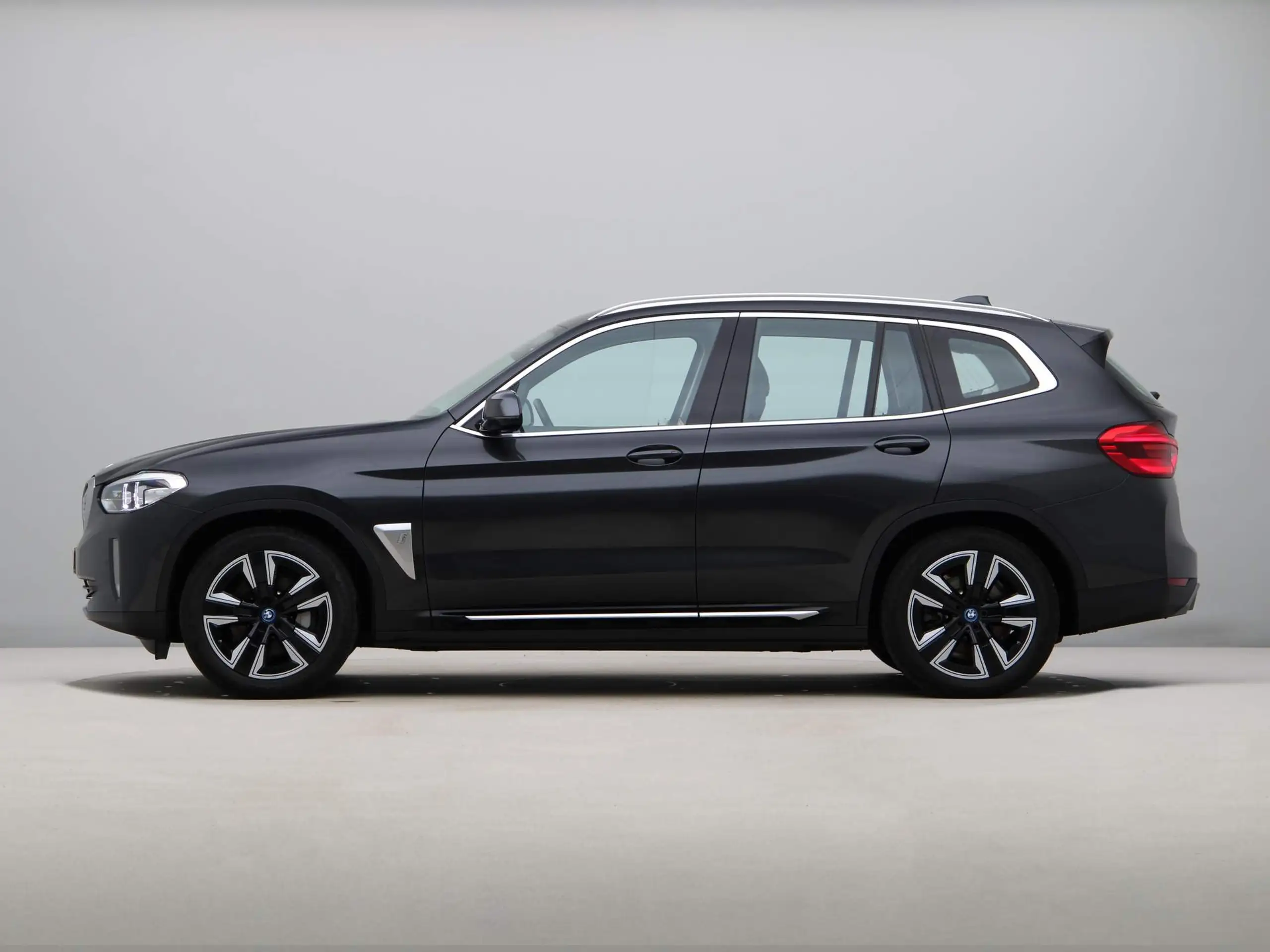 BMW - iX3