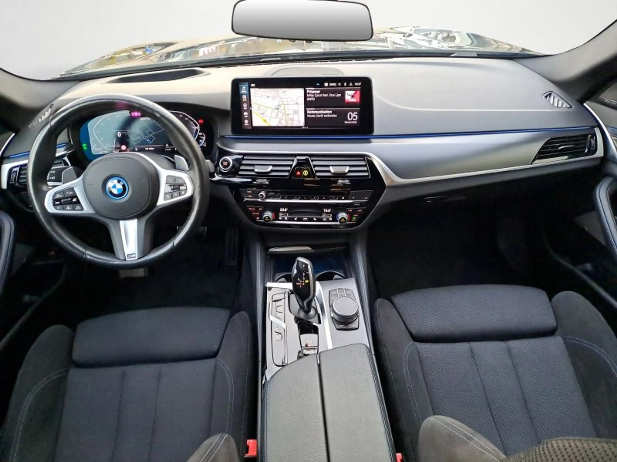 BMW - 530