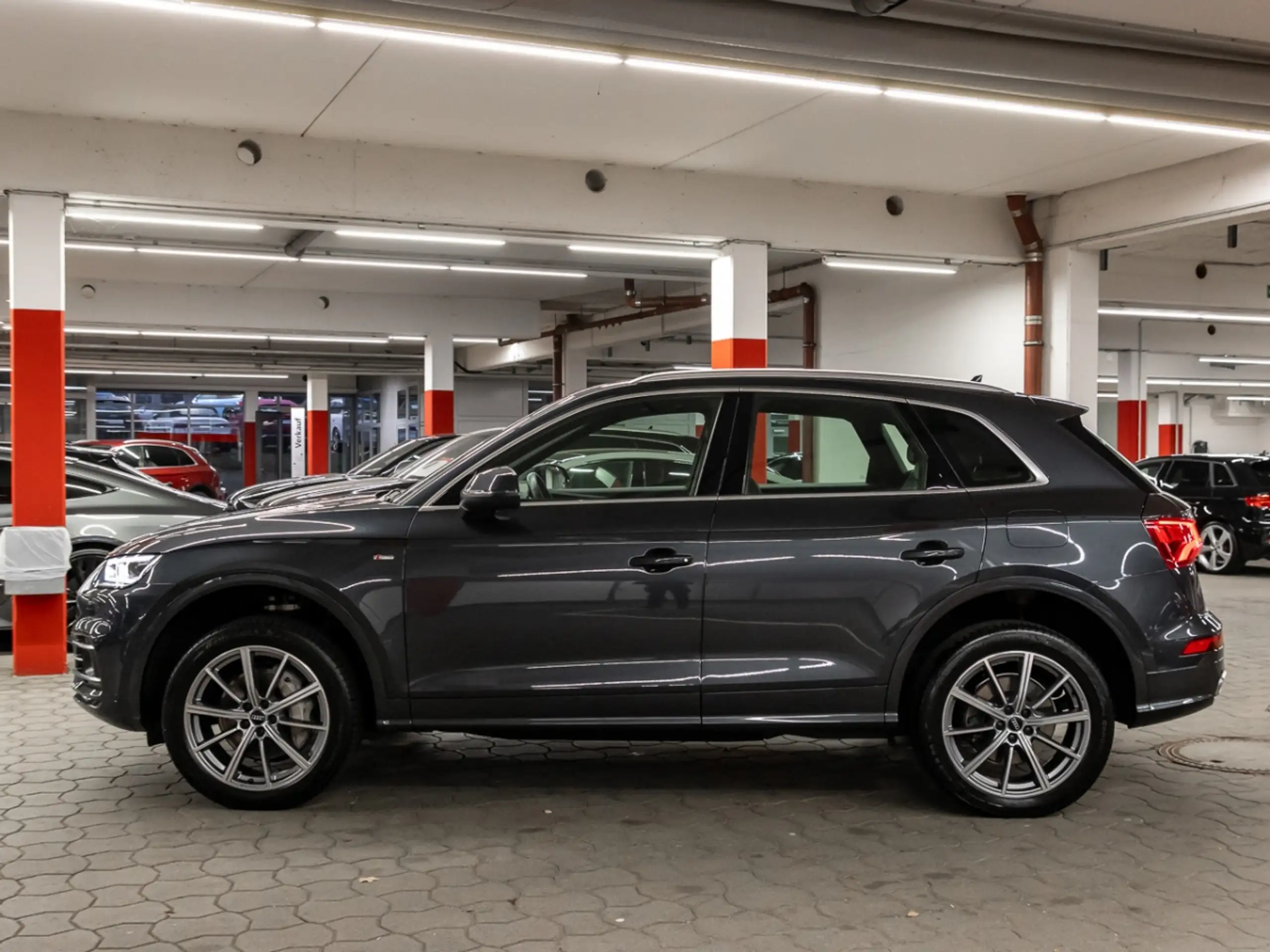 Audi - Q5