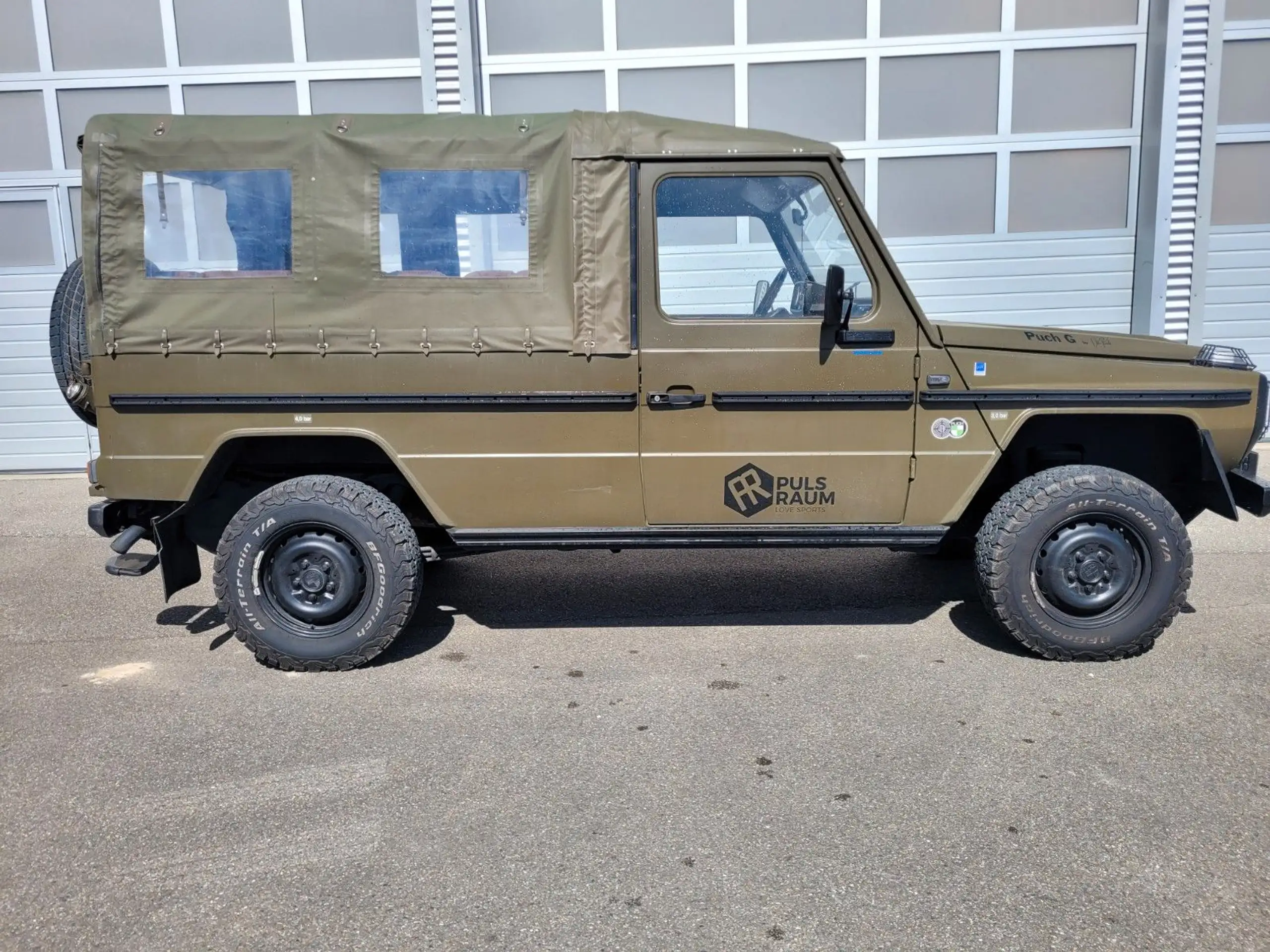 Mercedes-Benz - G 230