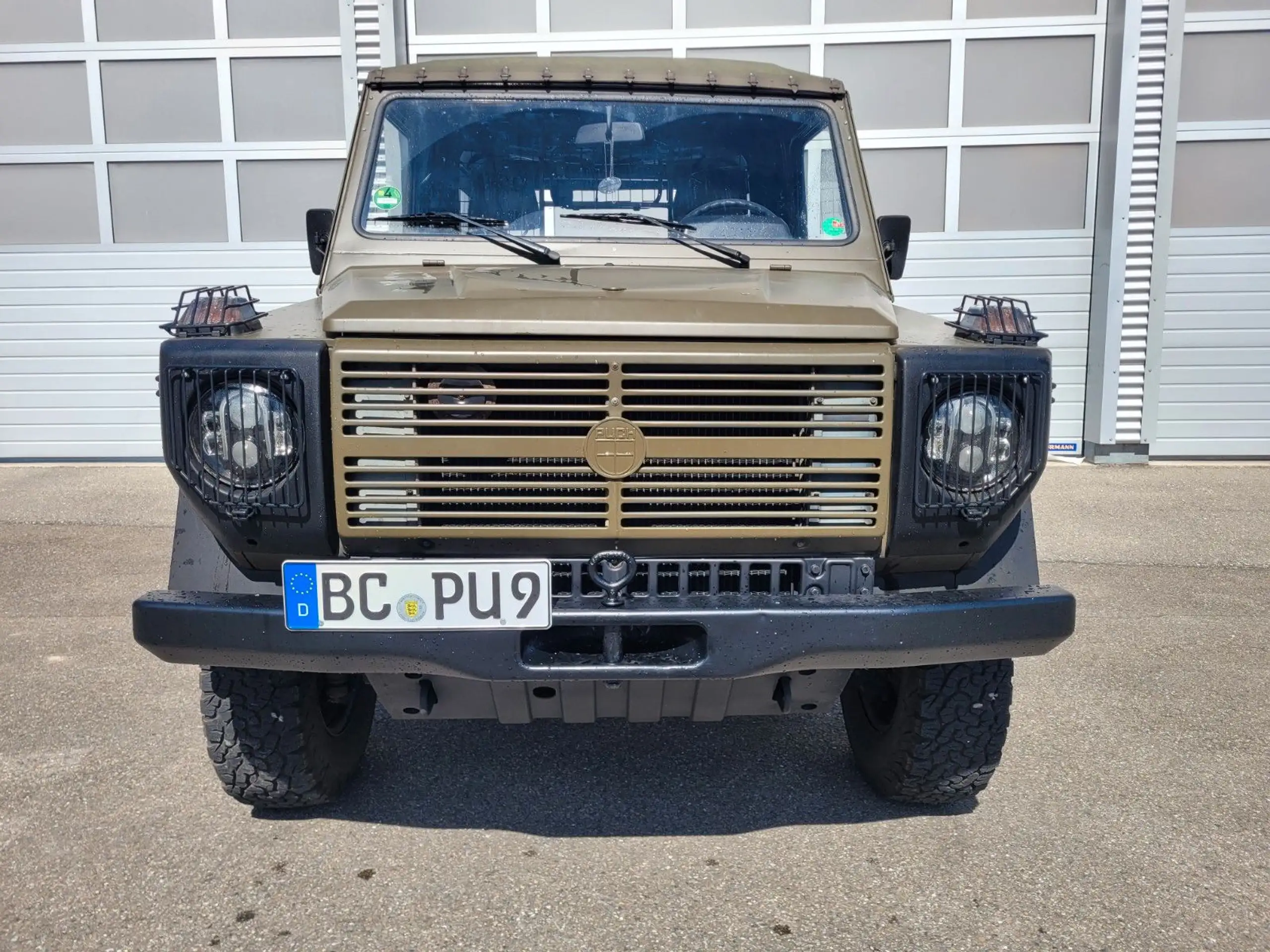 Mercedes-Benz - G 230