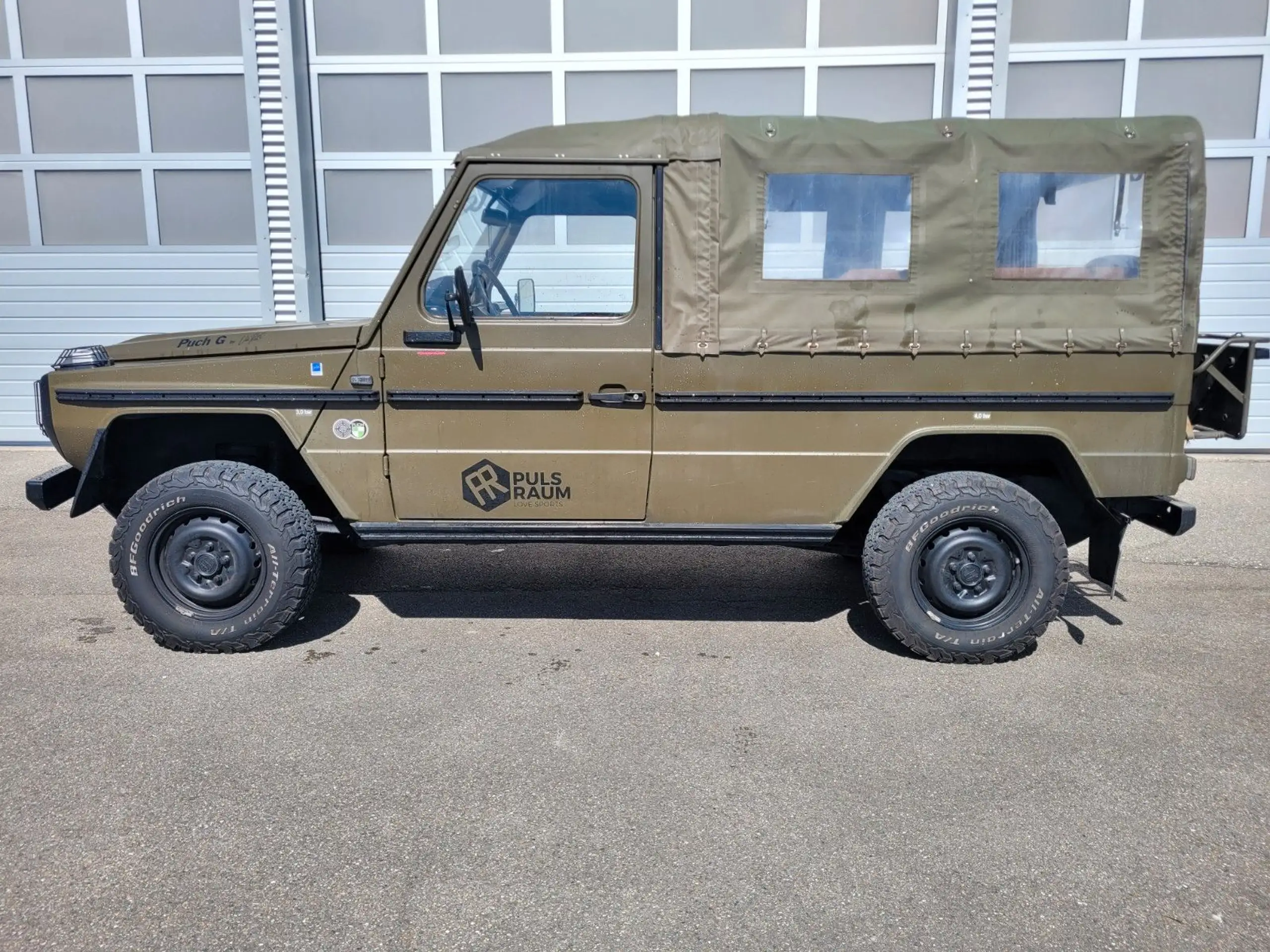 Mercedes-Benz - G 230