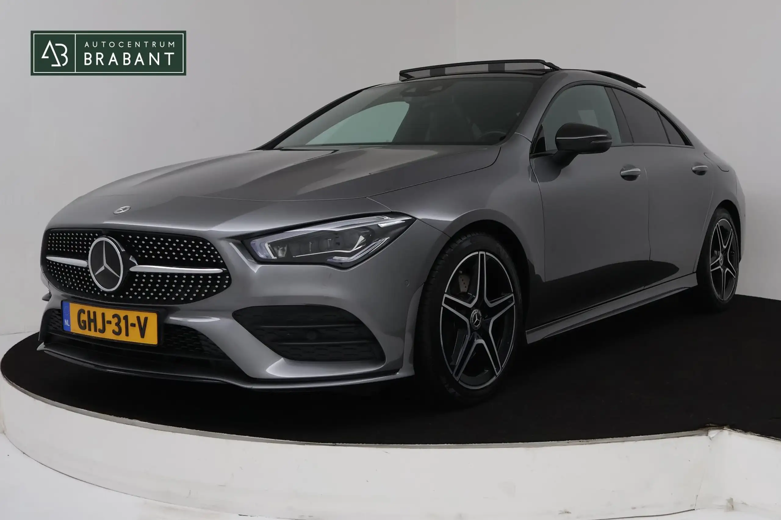 Mercedes-Benz - CLA 200