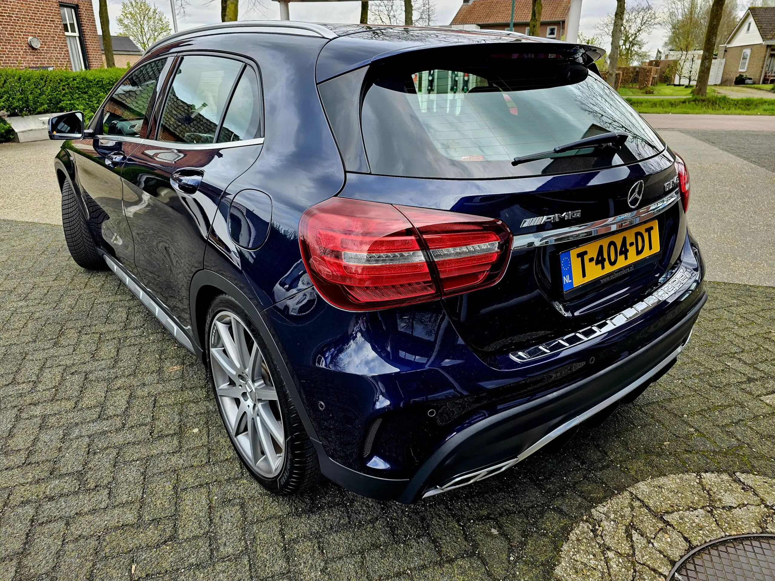 Mercedes-Benz - GLA 45 AMG