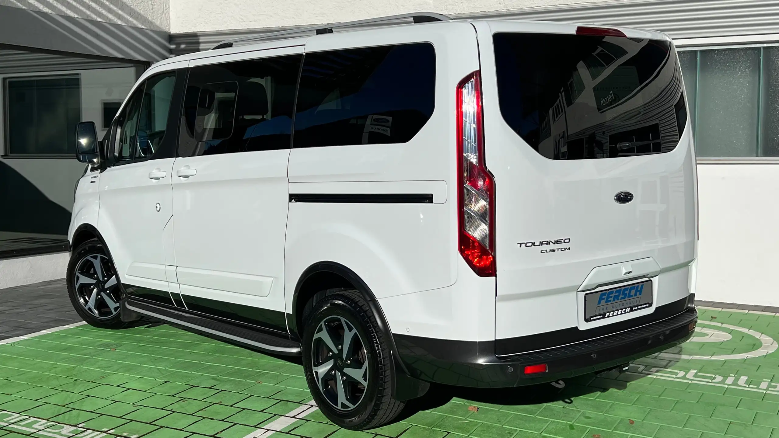 Ford - Tourneo Custom