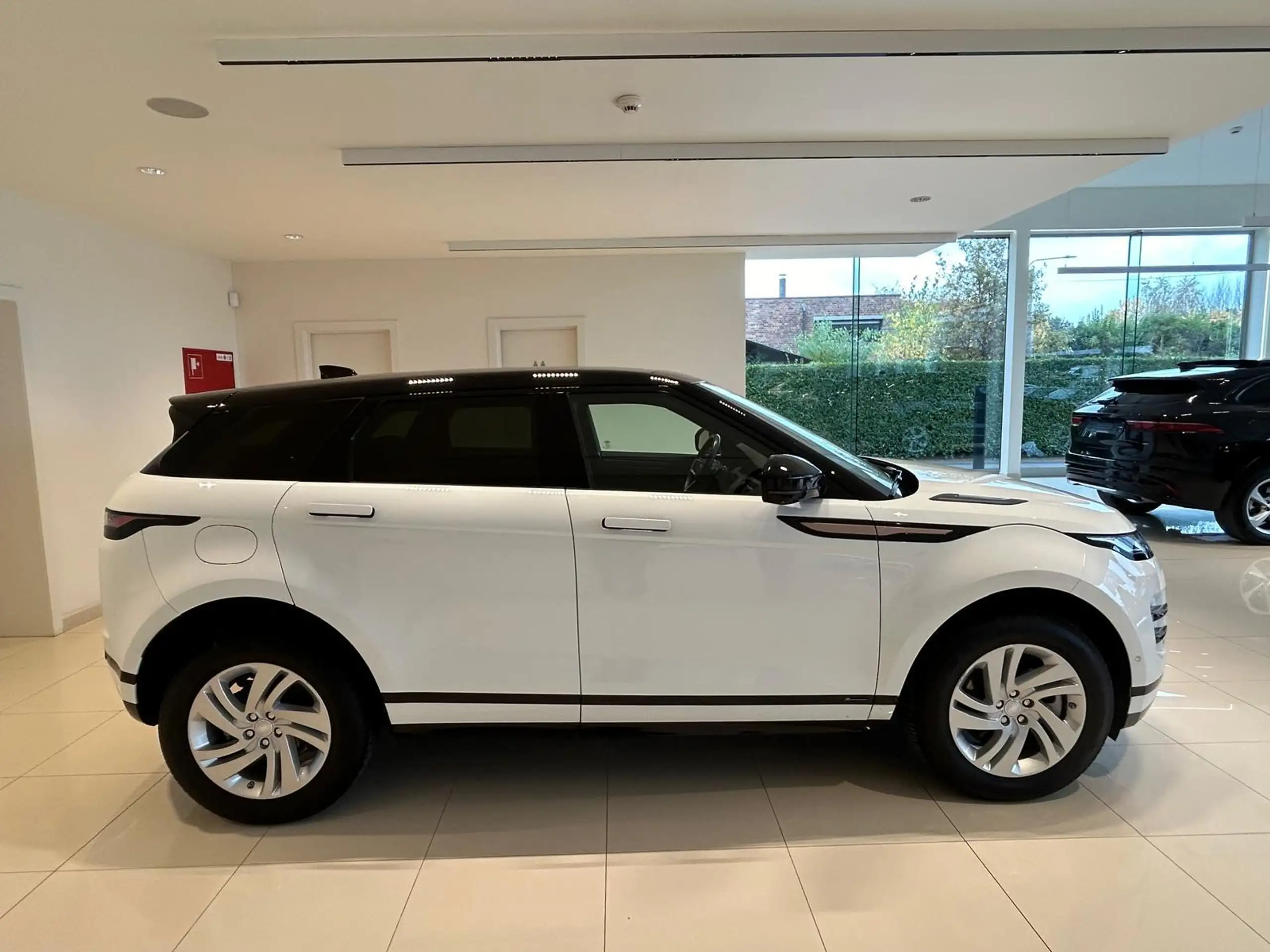 Land Rover - Range Rover Evoque