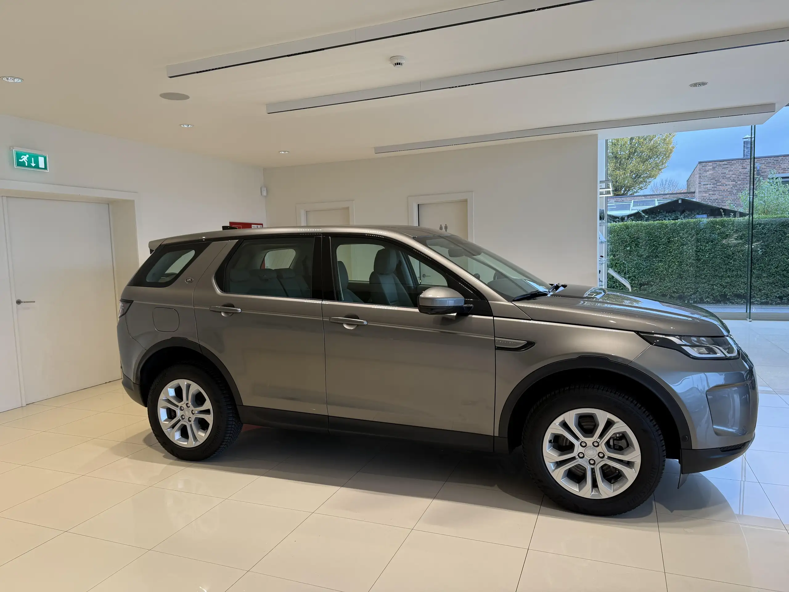 Land Rover - Discovery Sport