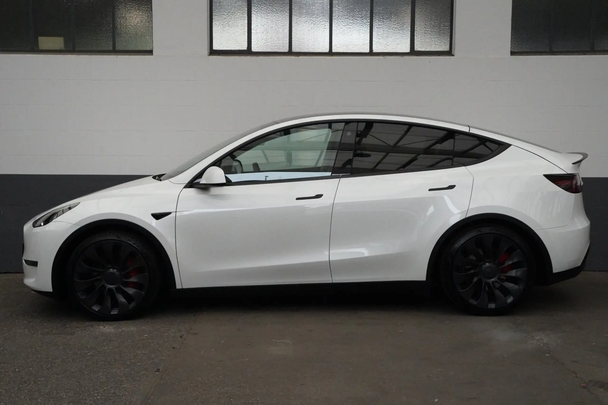 Tesla - Model Y