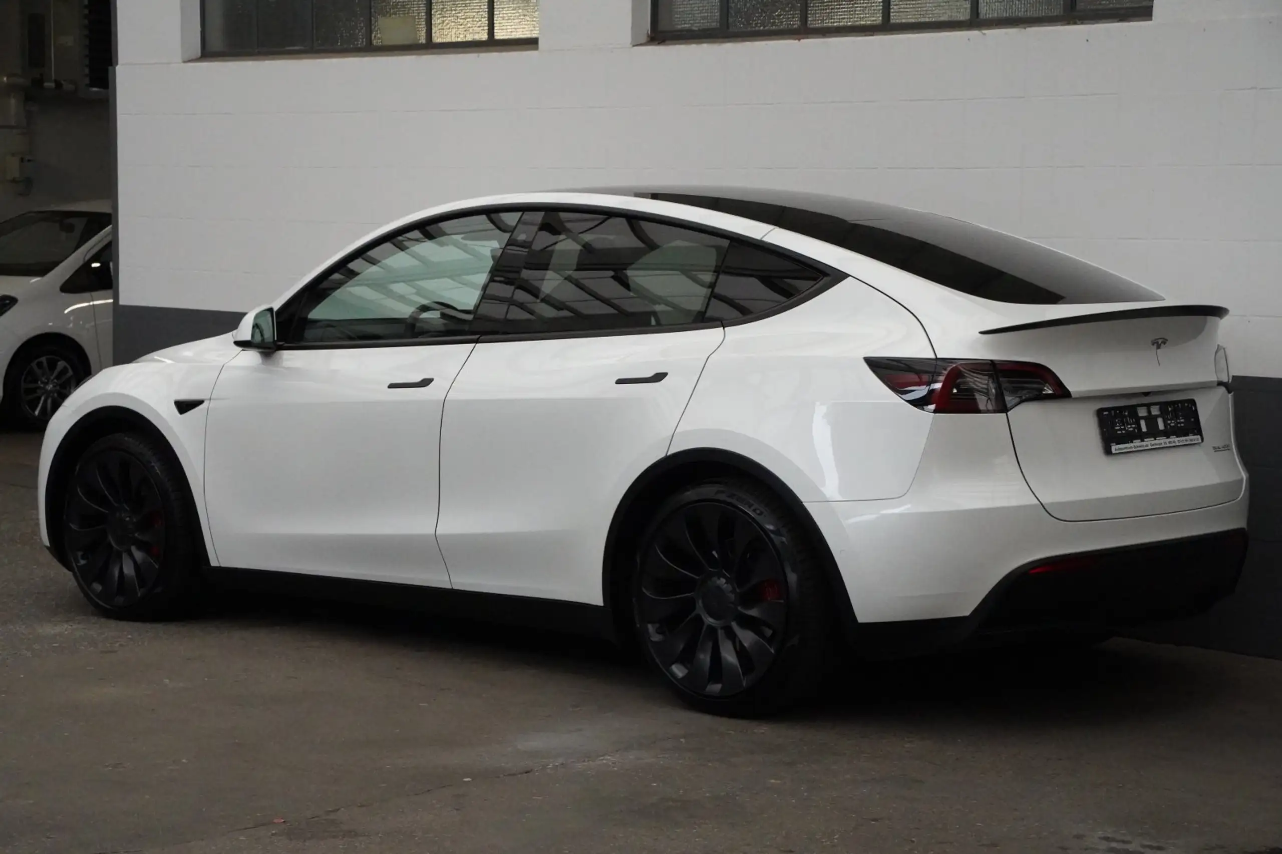 Tesla - Model Y