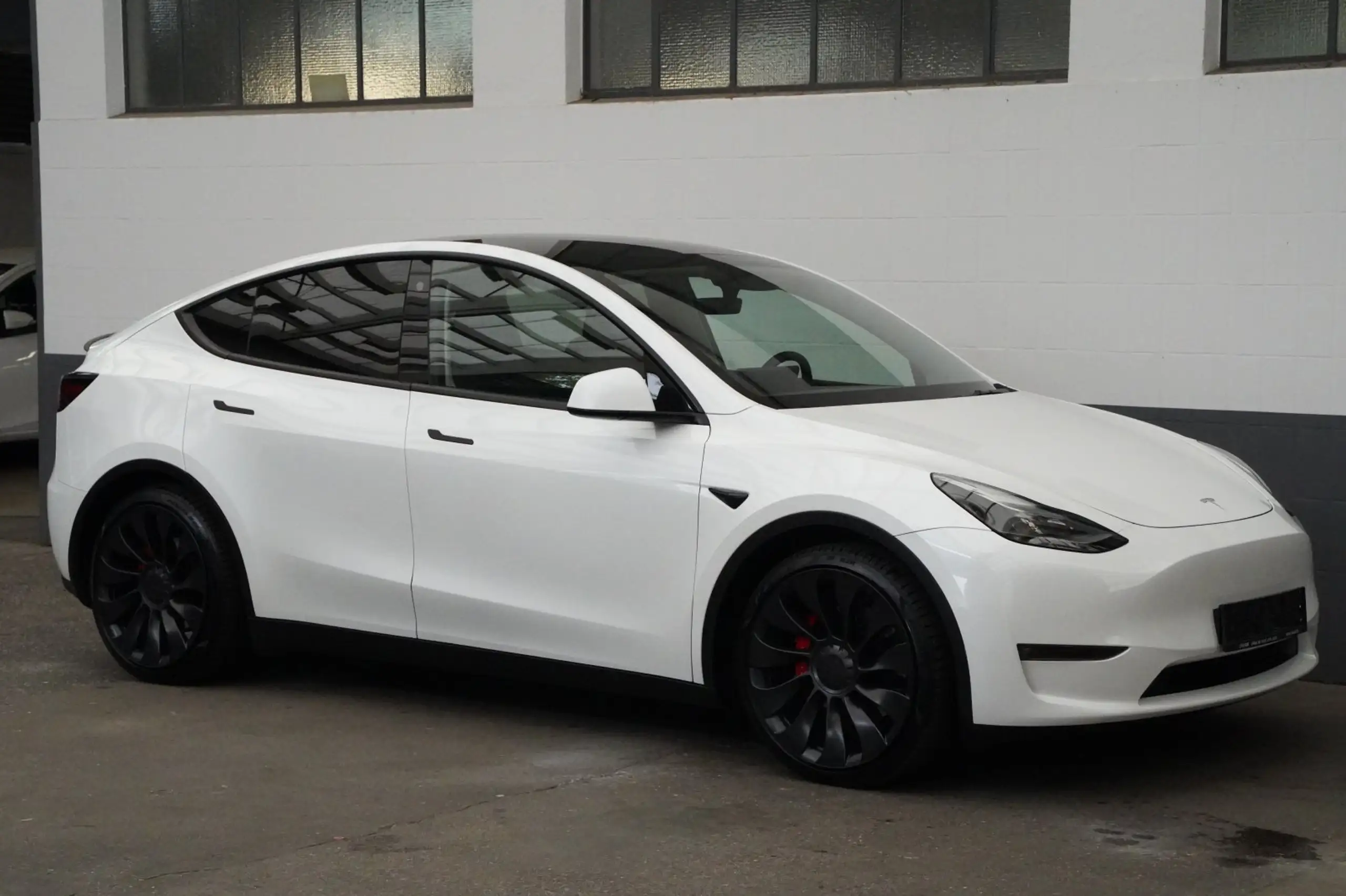 Tesla - Model Y